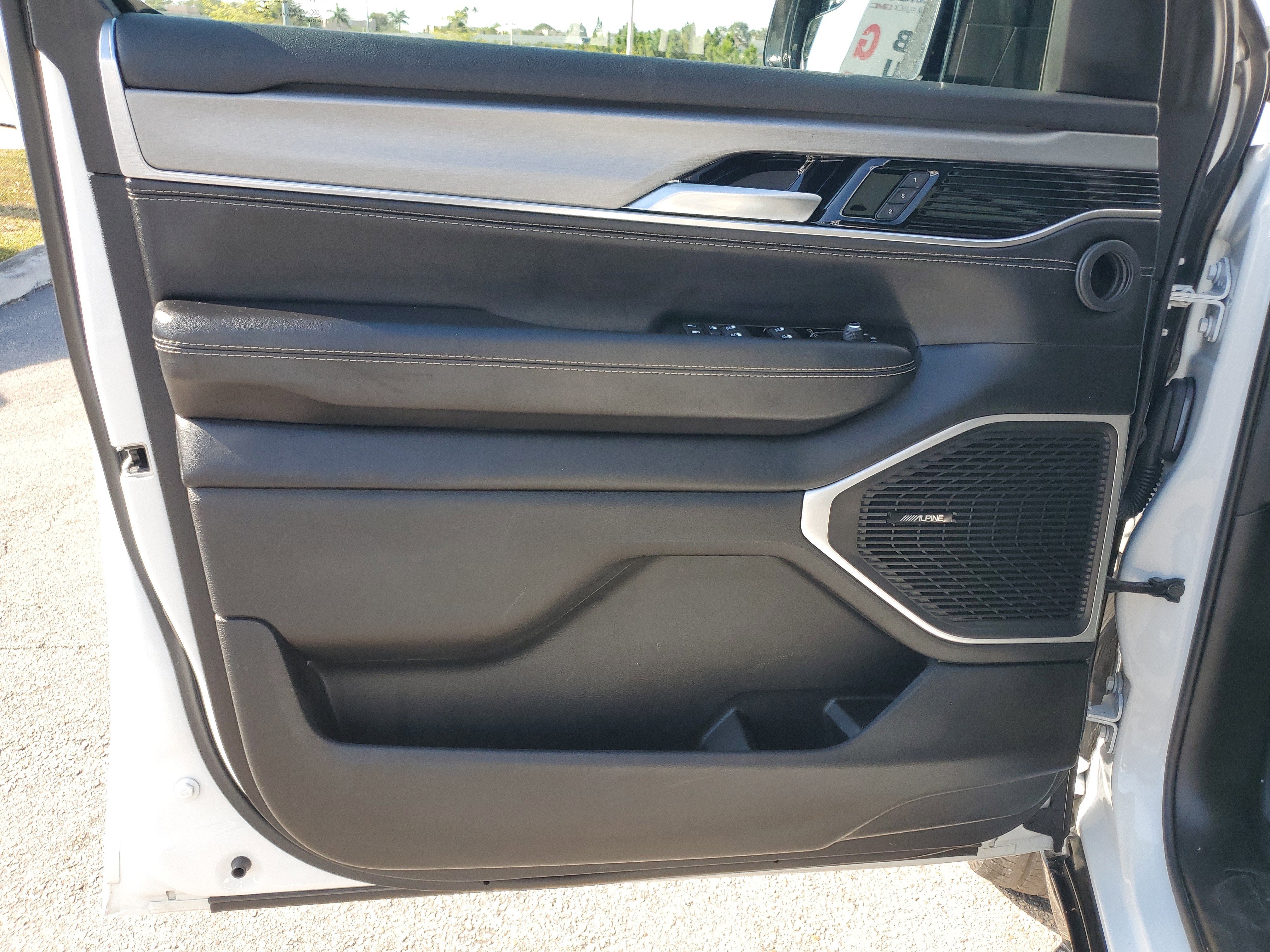 2023 Jeep Wagoneer Series II Carbide