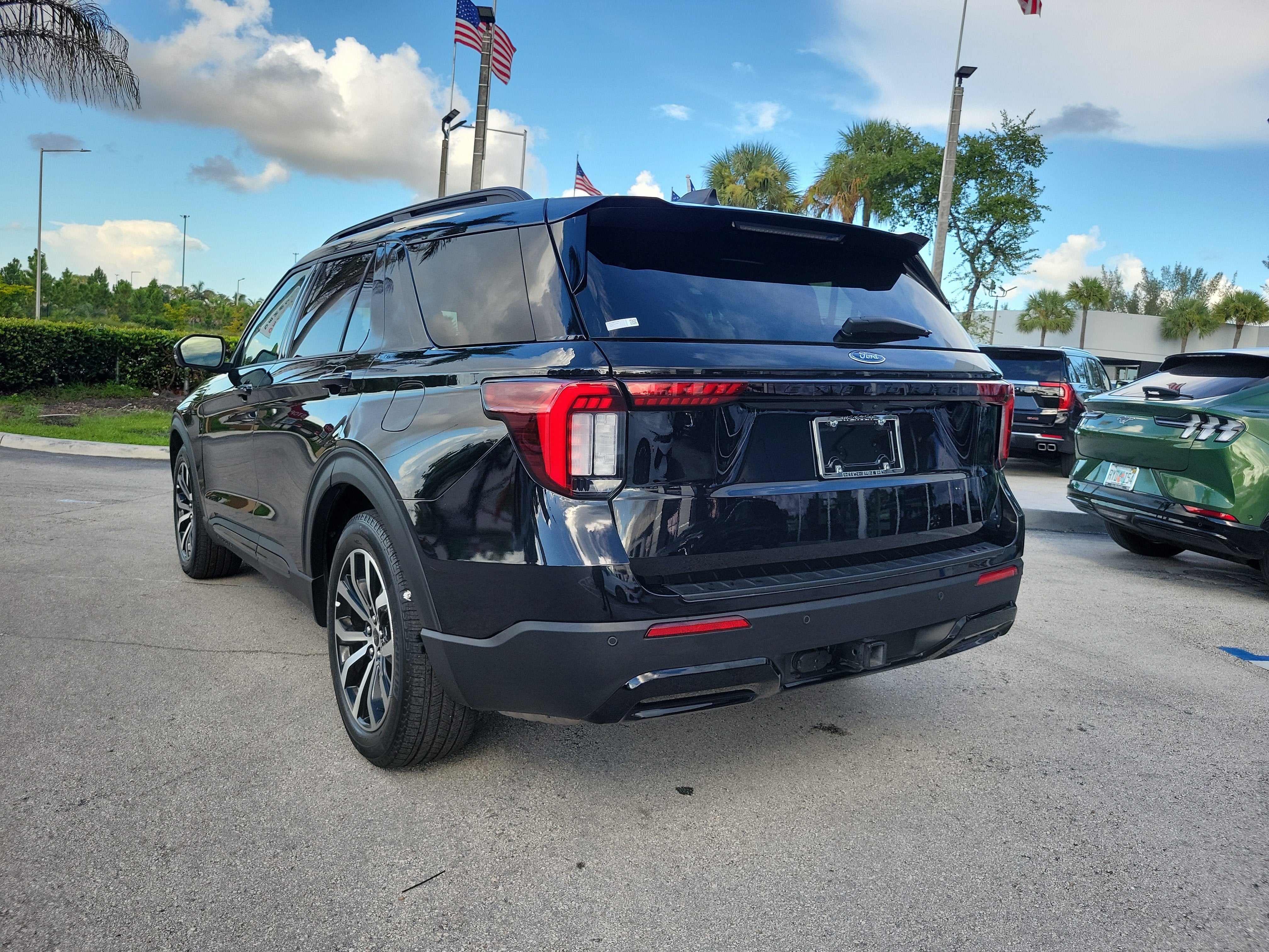 2025 Ford Explorer ST-Line