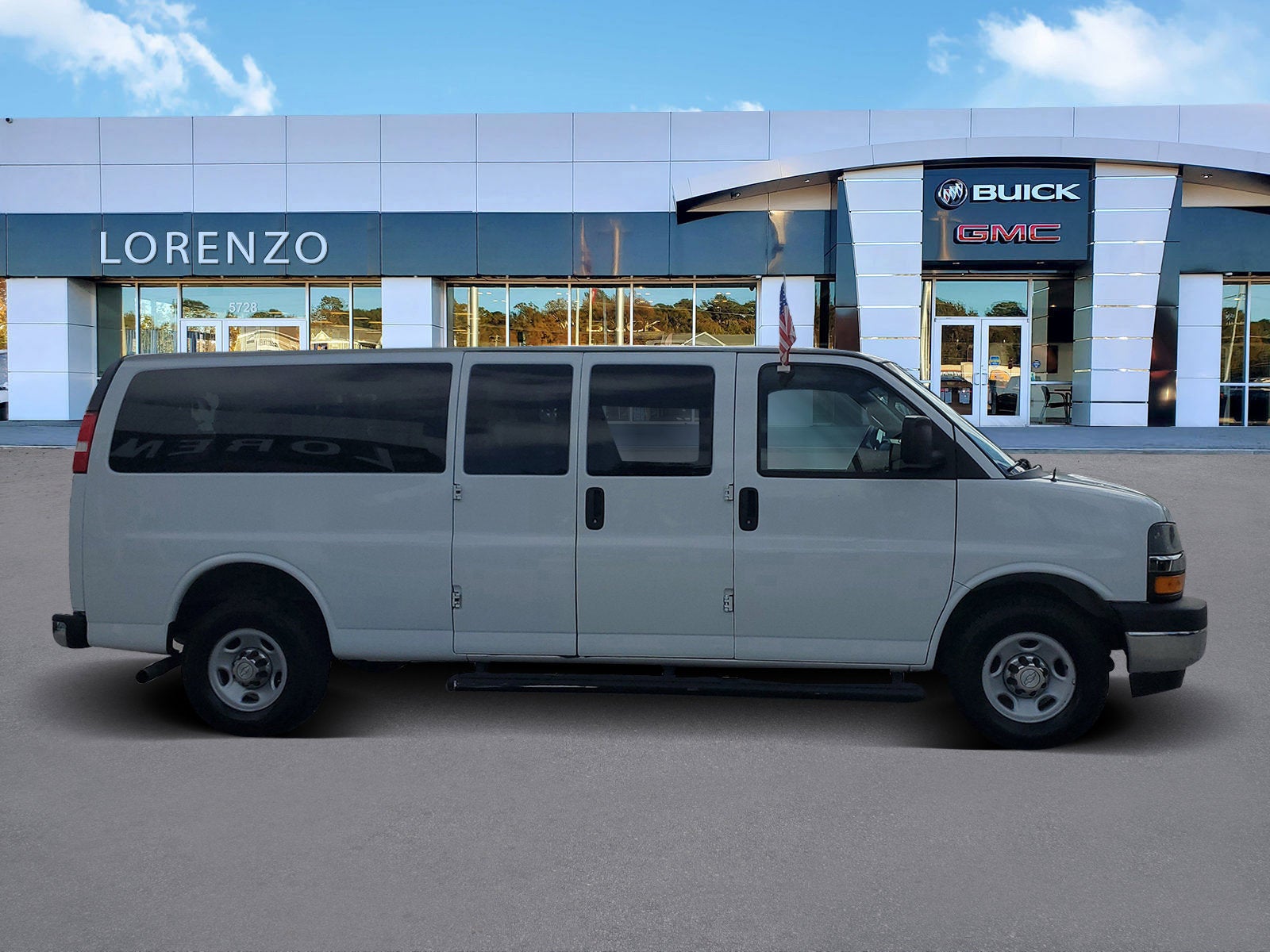 2020 Chevrolet Express Passenger 3500 1LT