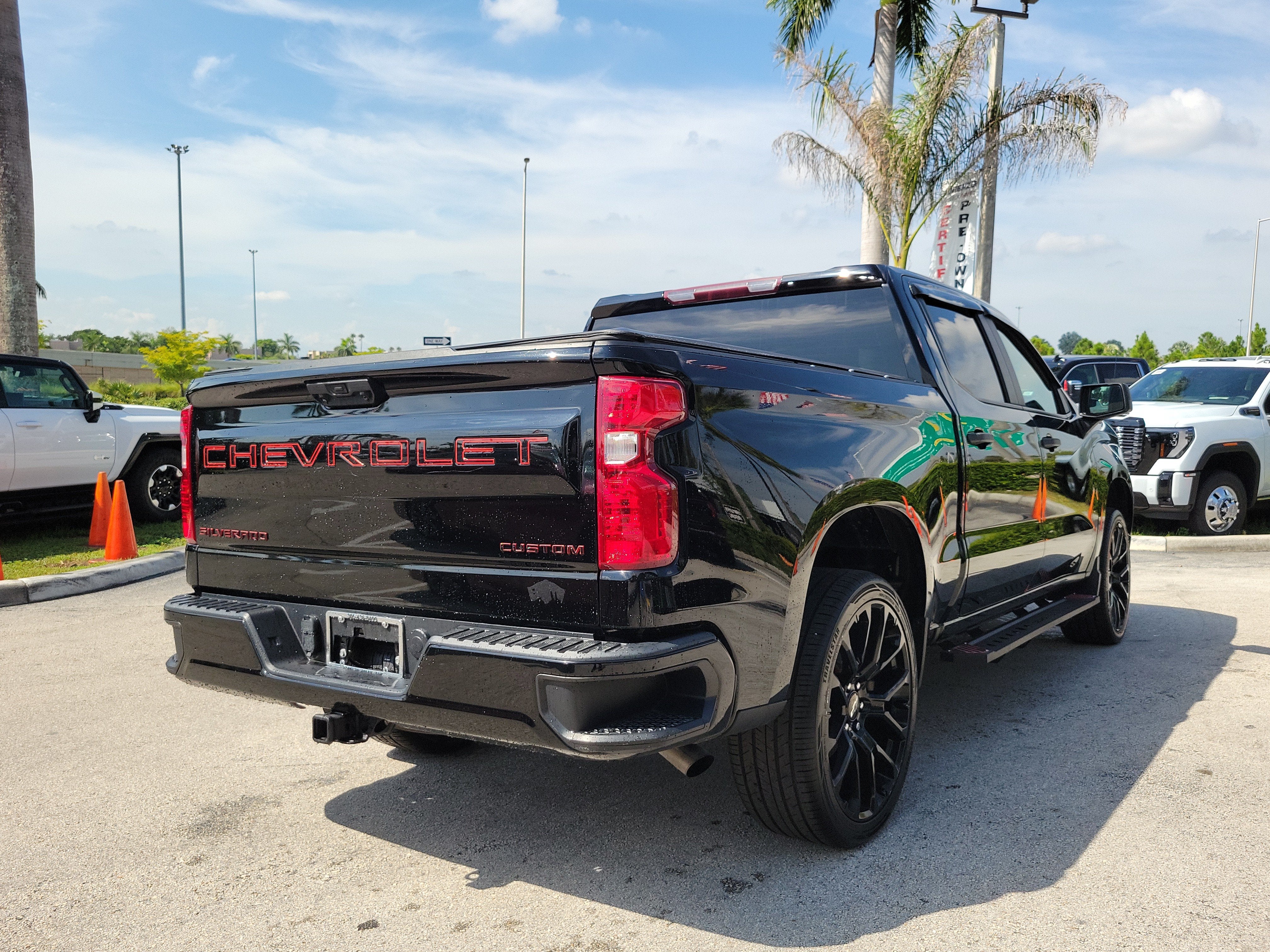 2023 Chevrolet Silverado 1500 Custom