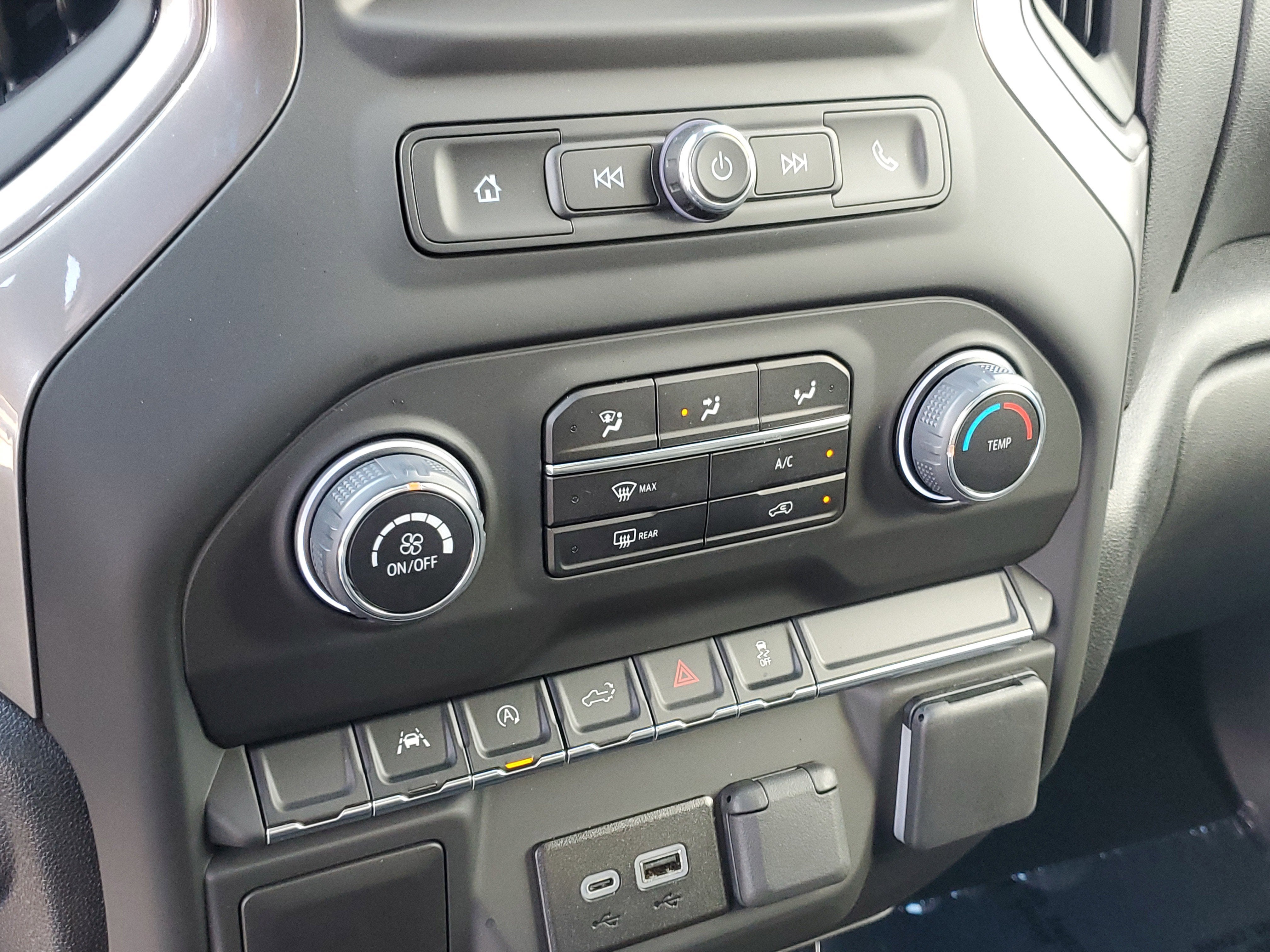 2025 Chevrolet Silverado 1500 Custom