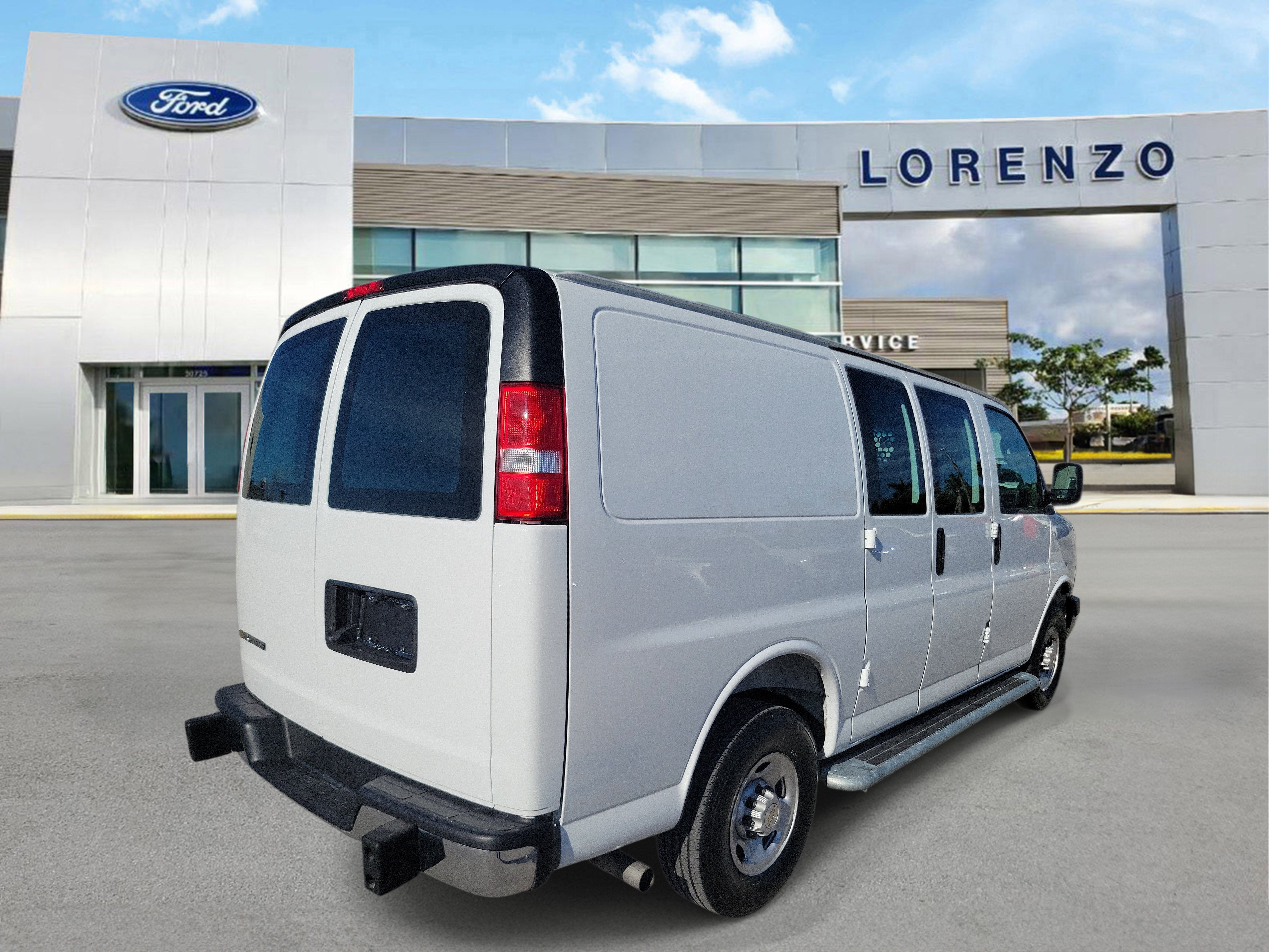 2025 Chevrolet Express Cargo WT