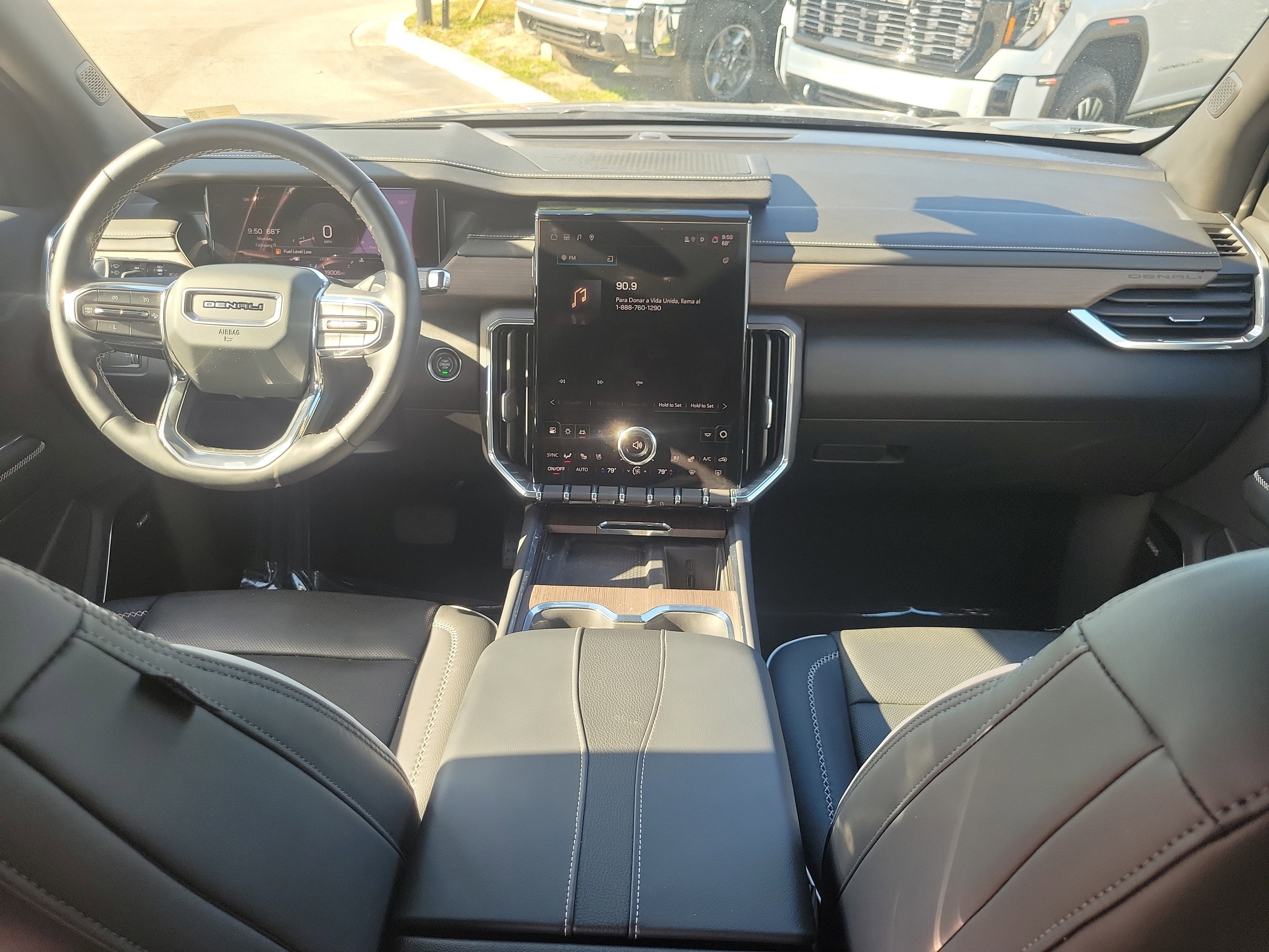 2024 GMC Acadia Denali