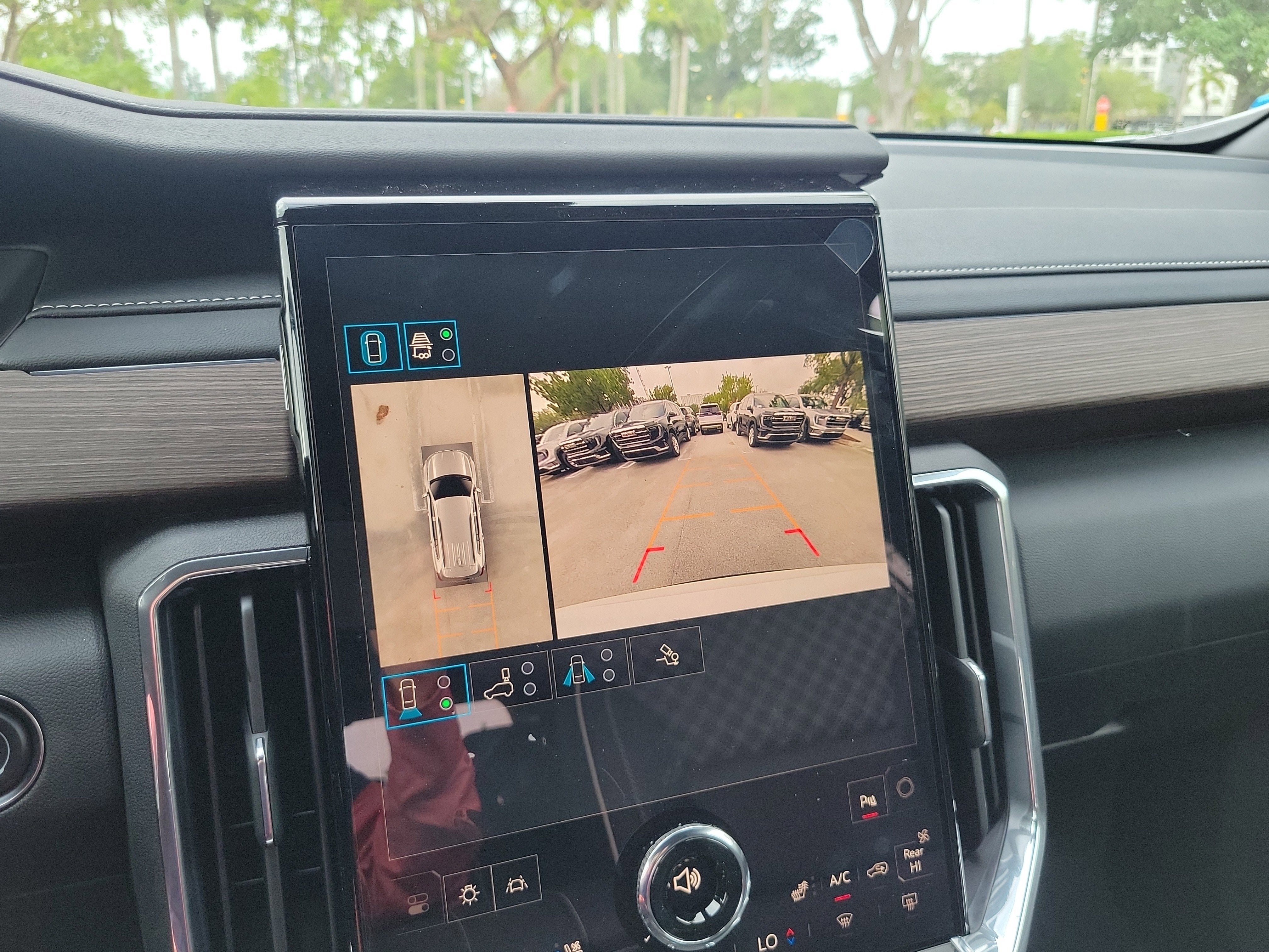 2025 GMC Acadia Denali