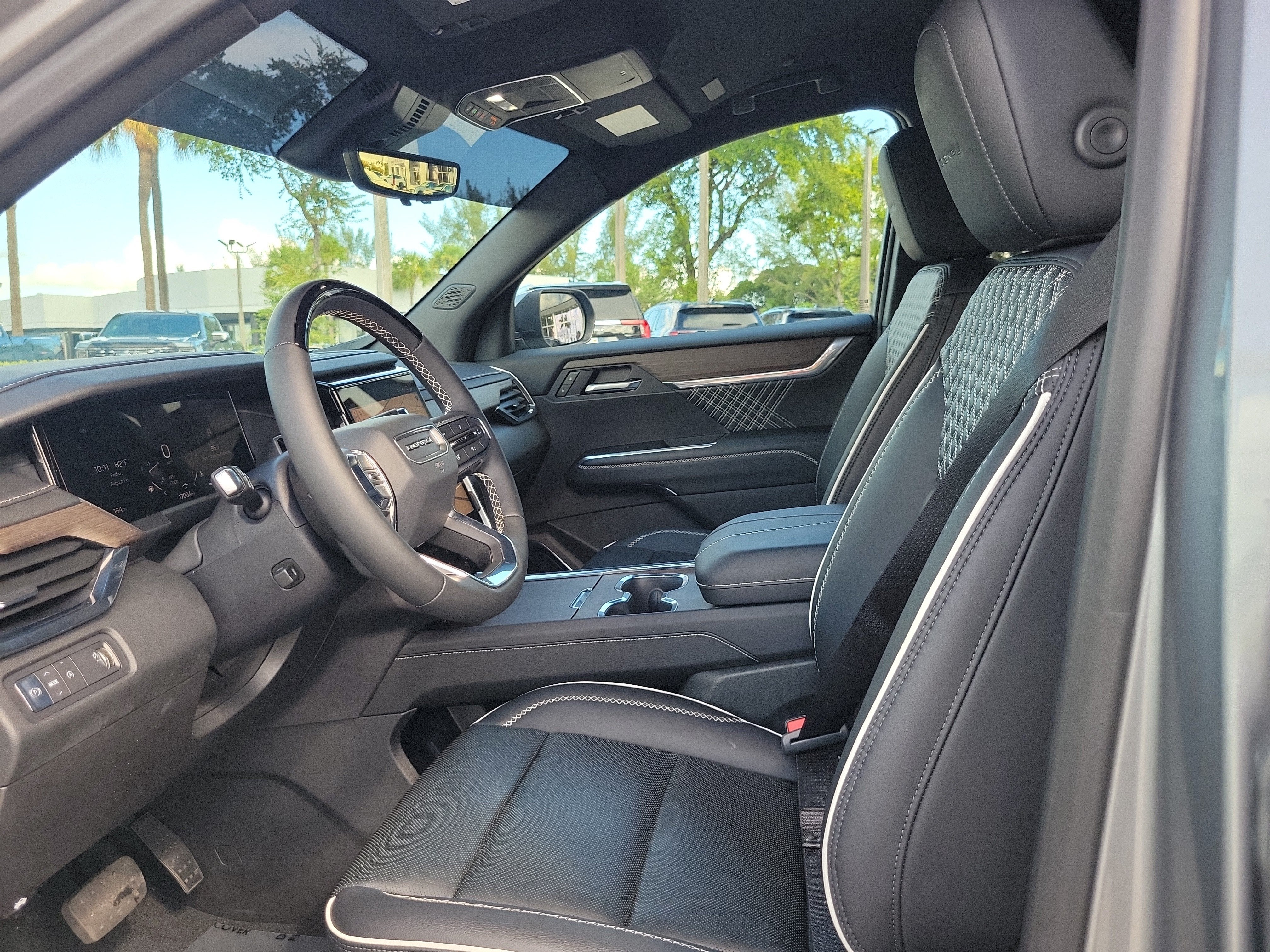 2025 GMC Acadia Denali