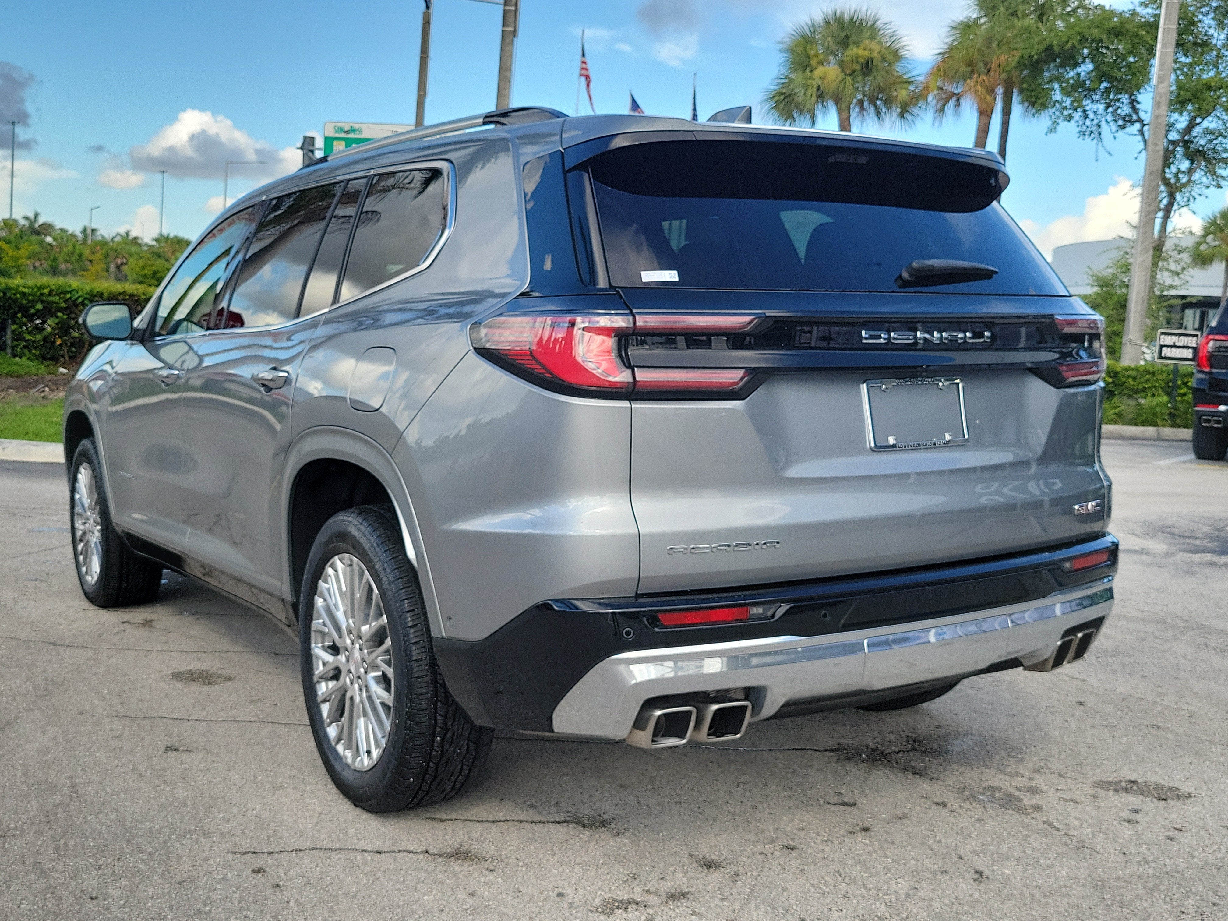 2025 GMC Acadia Denali