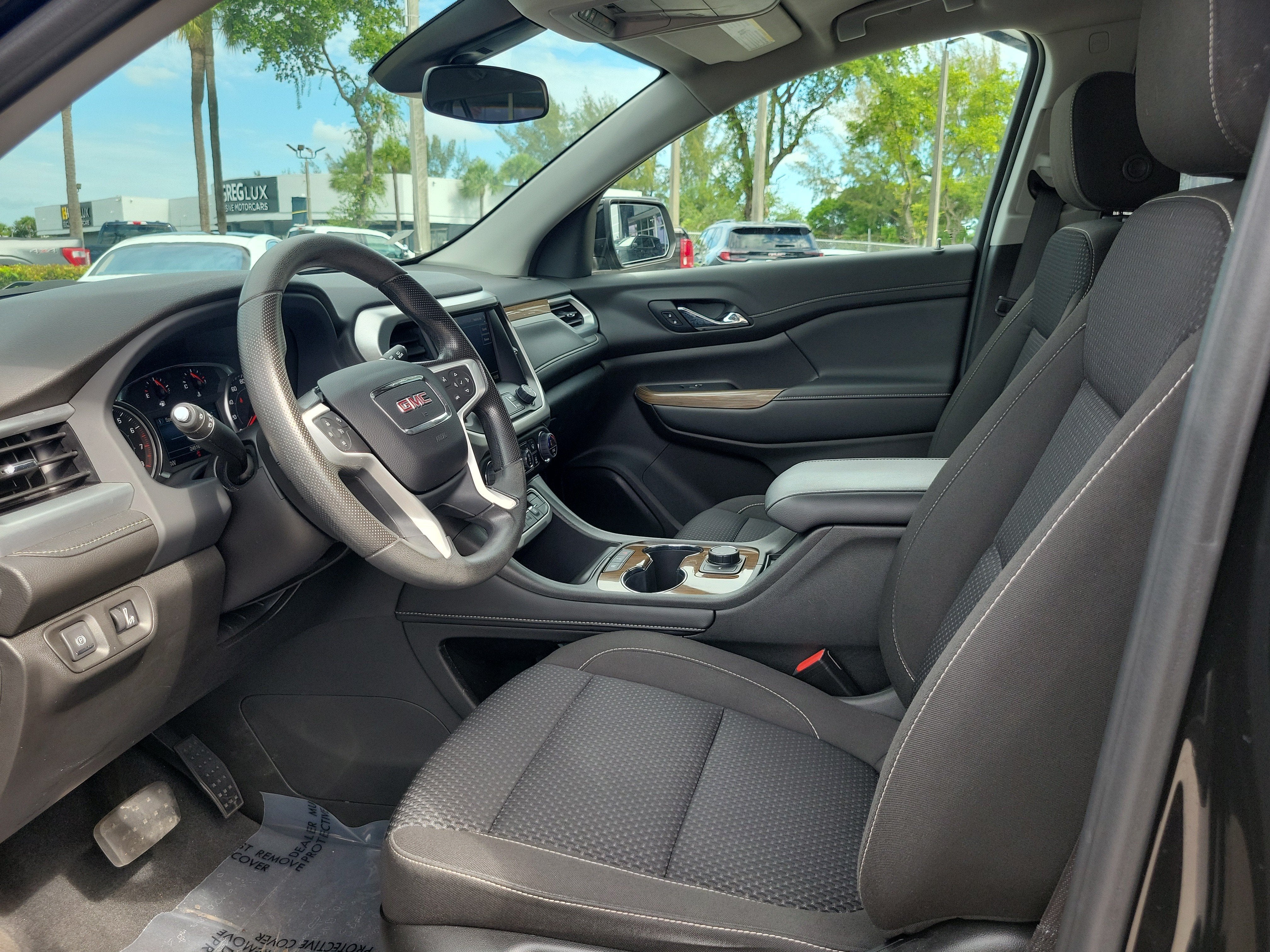 2023 GMC Acadia SLE