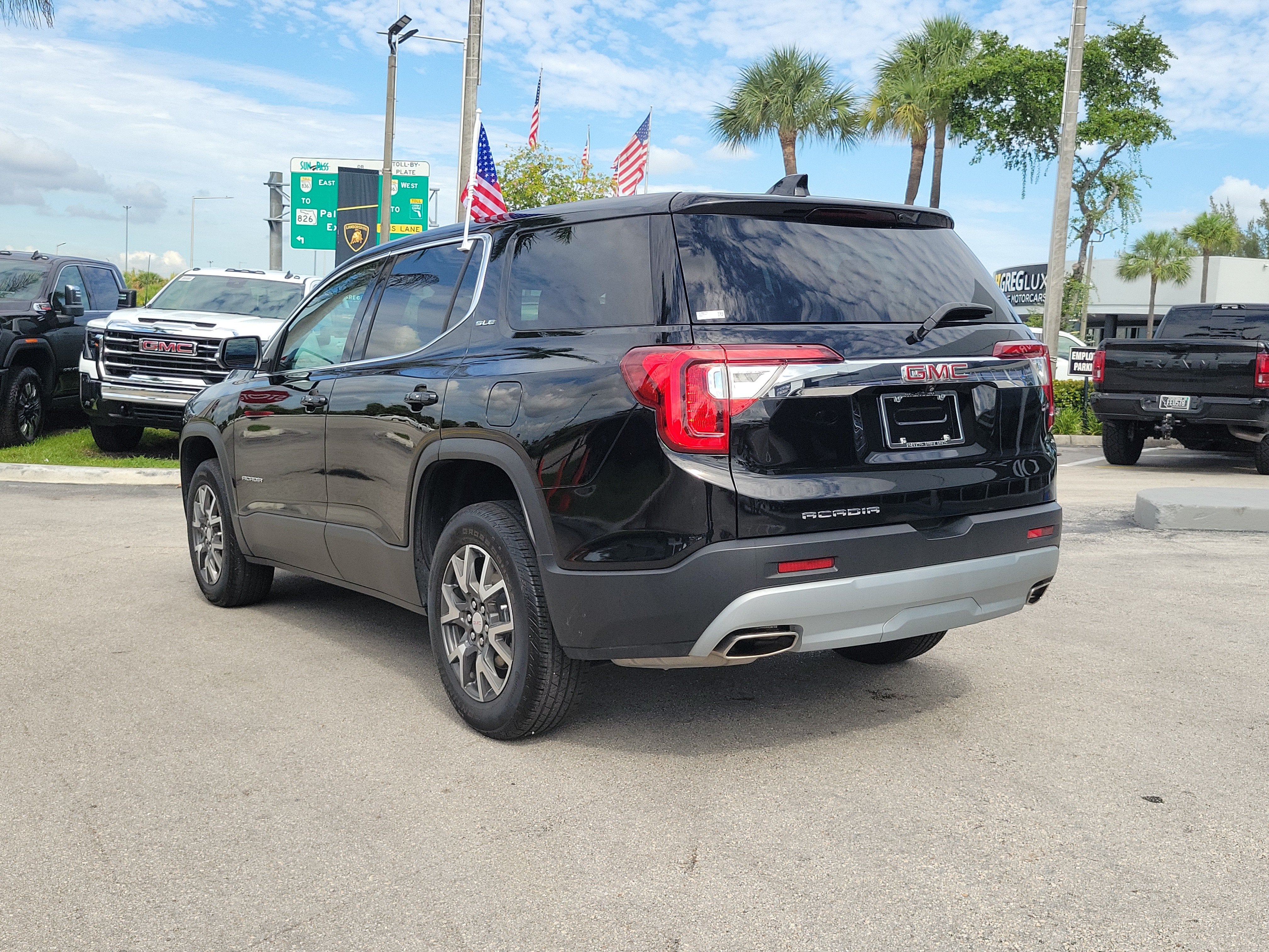 2023 GMC Acadia SLE