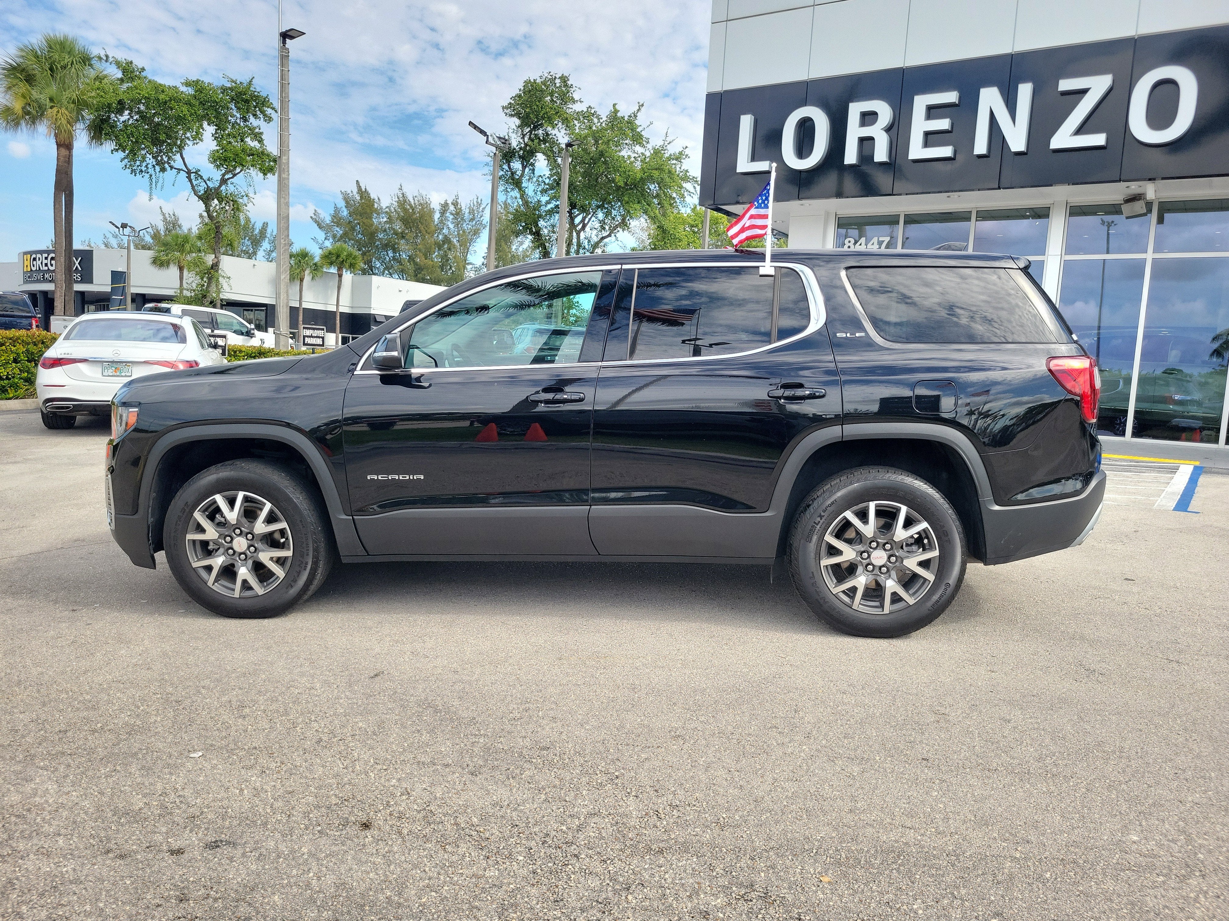 2023 GMC Acadia SLE