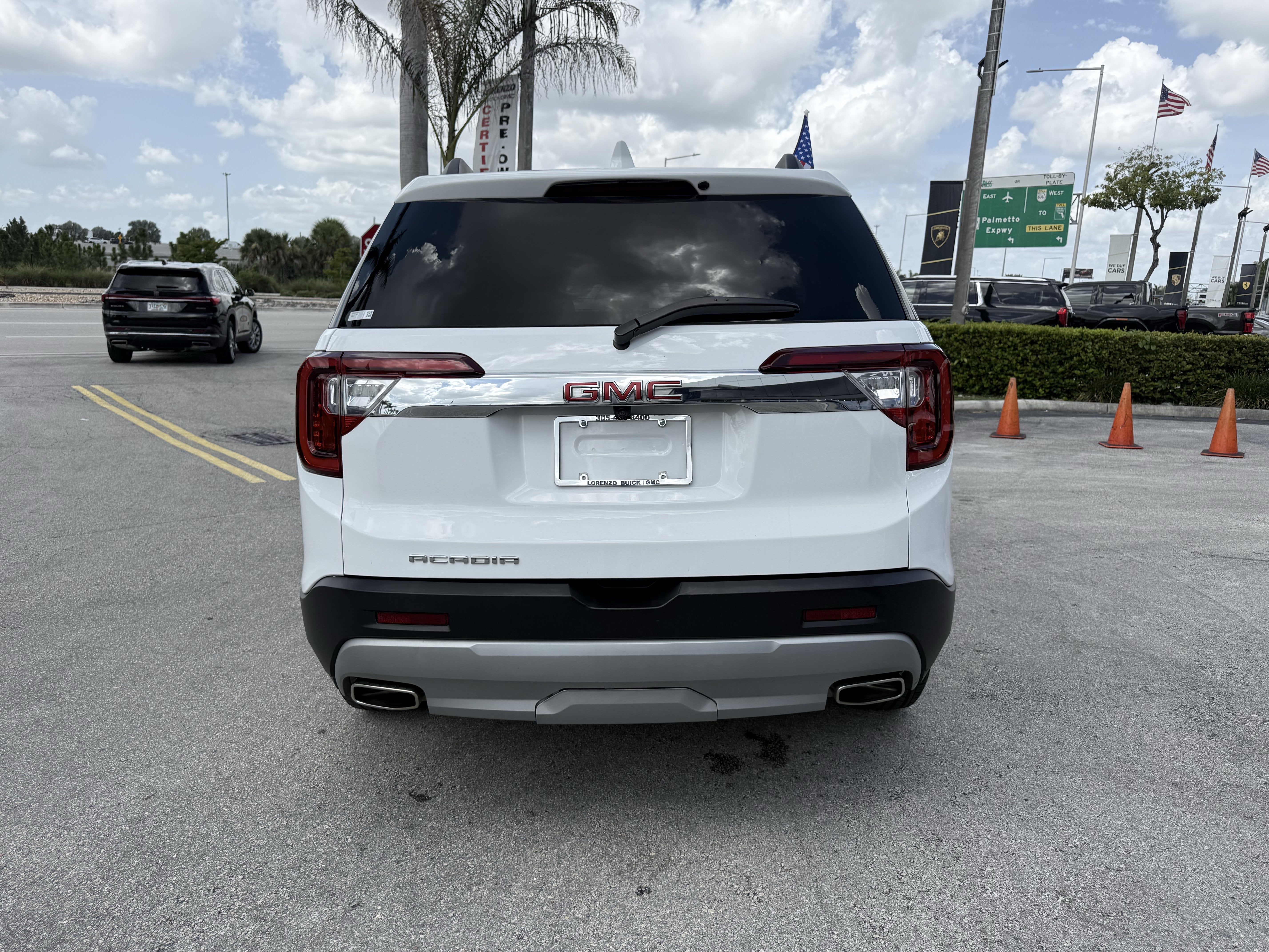 2023 GMC Acadia SLE