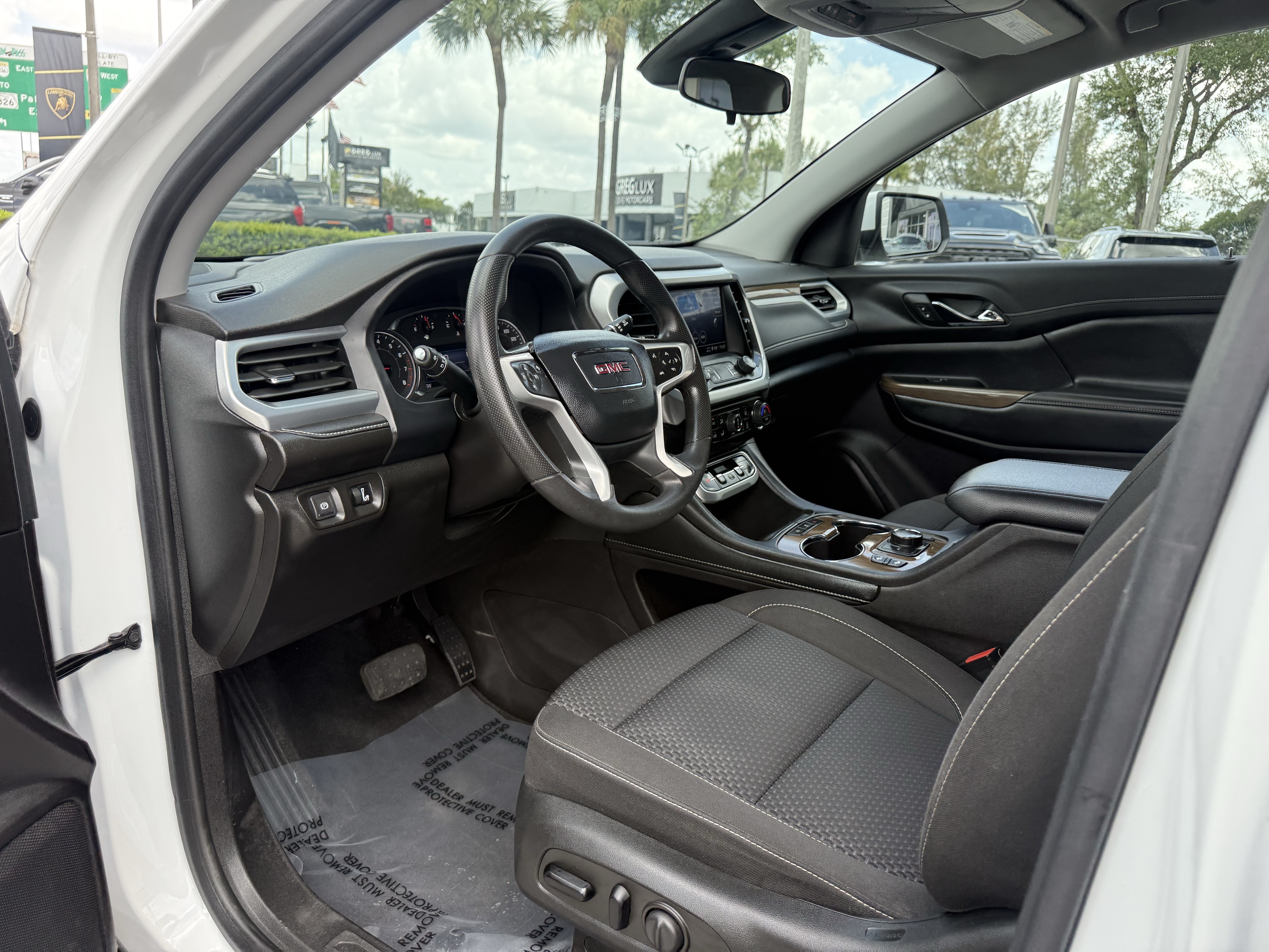 2023 GMC Acadia SLE