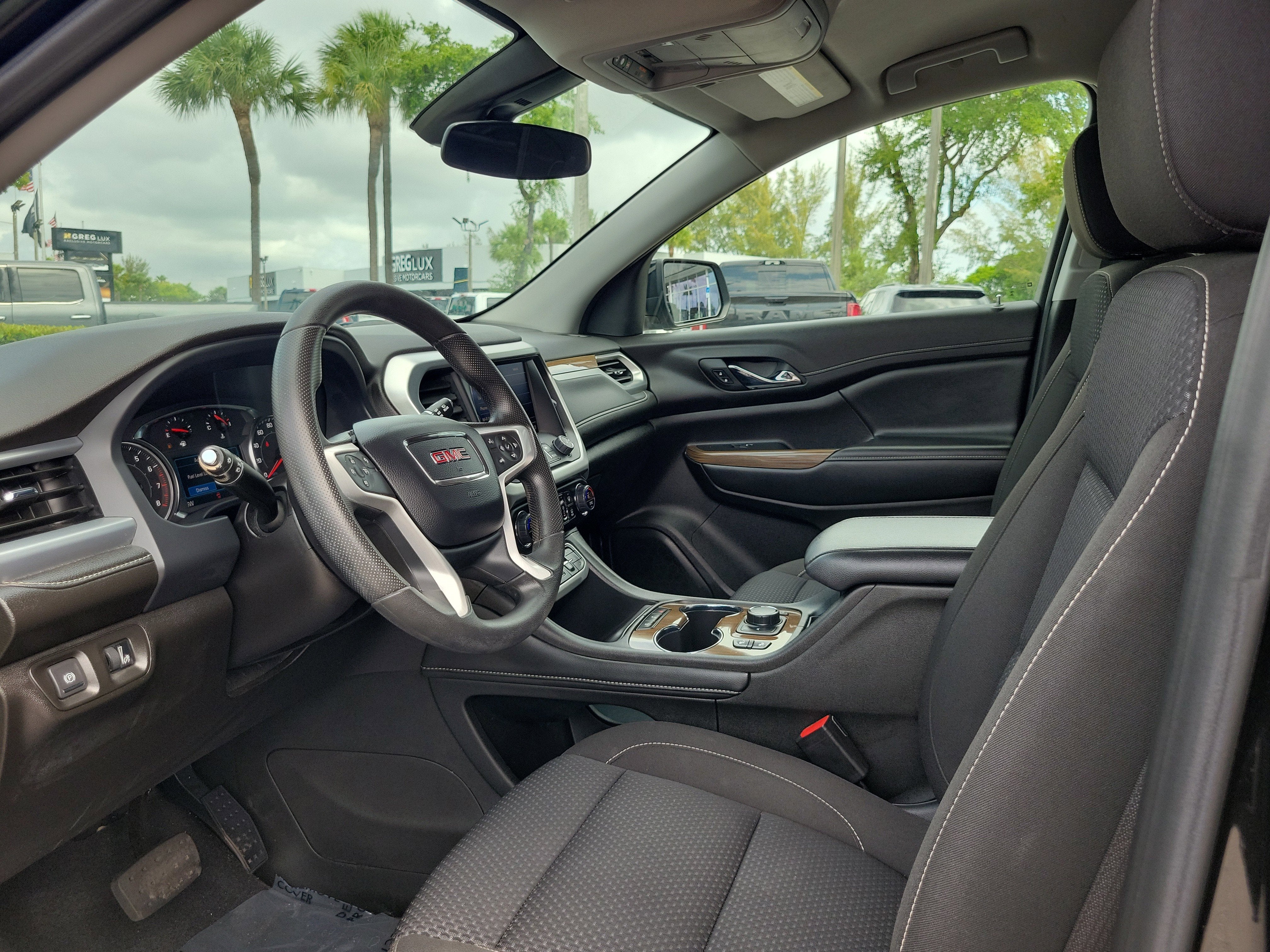 2023 GMC Acadia SLE