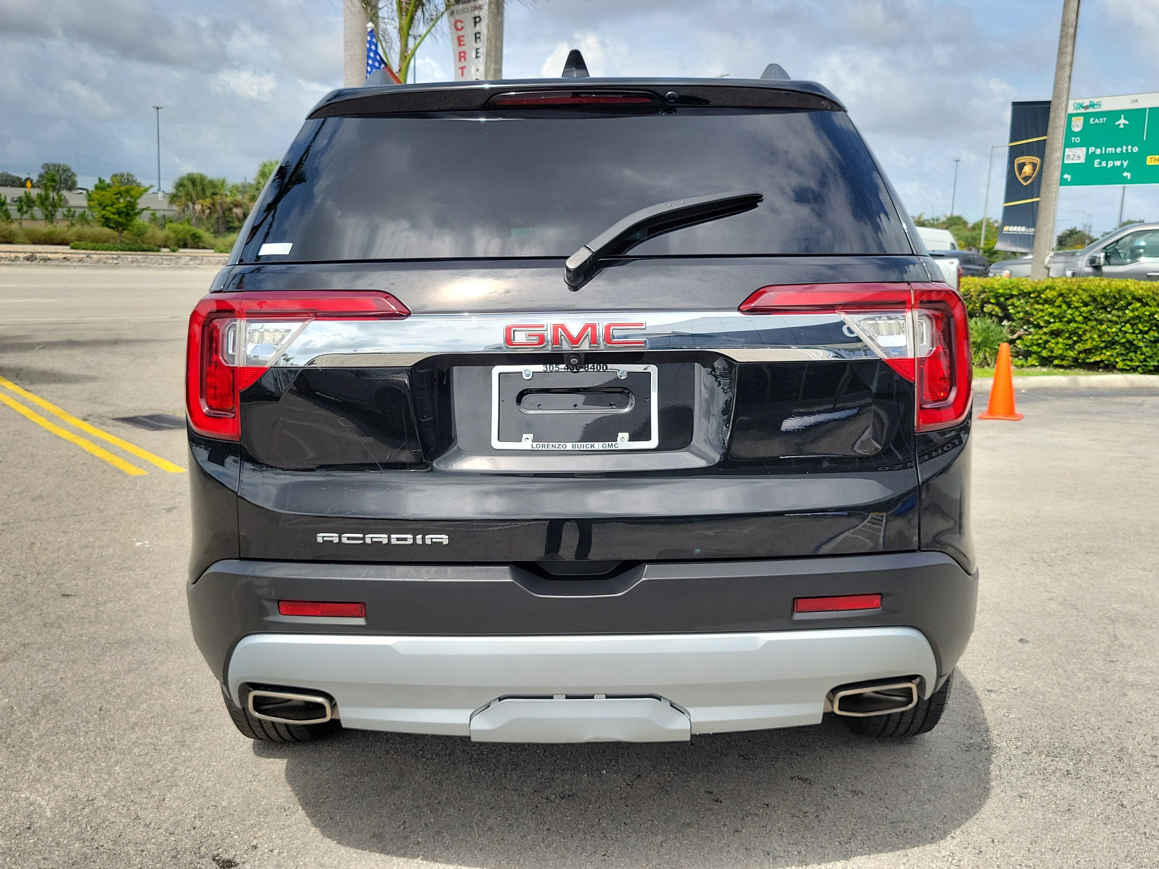 2023 GMC Acadia SLE
