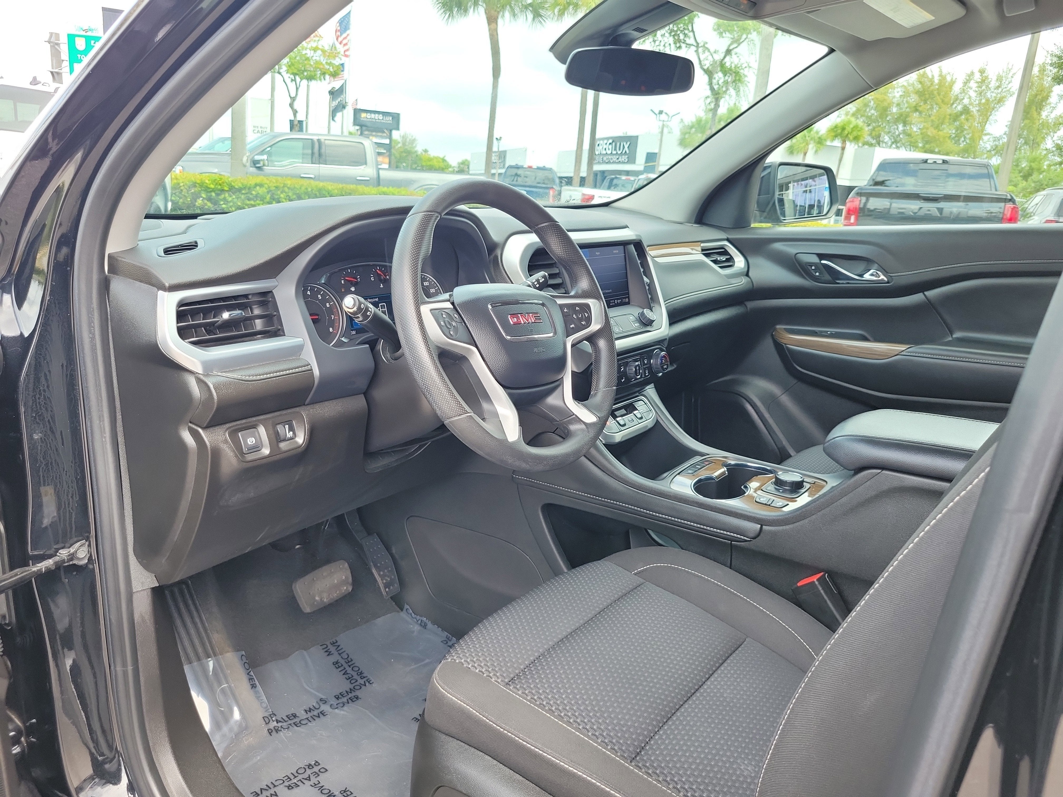 2023 GMC Acadia SLE