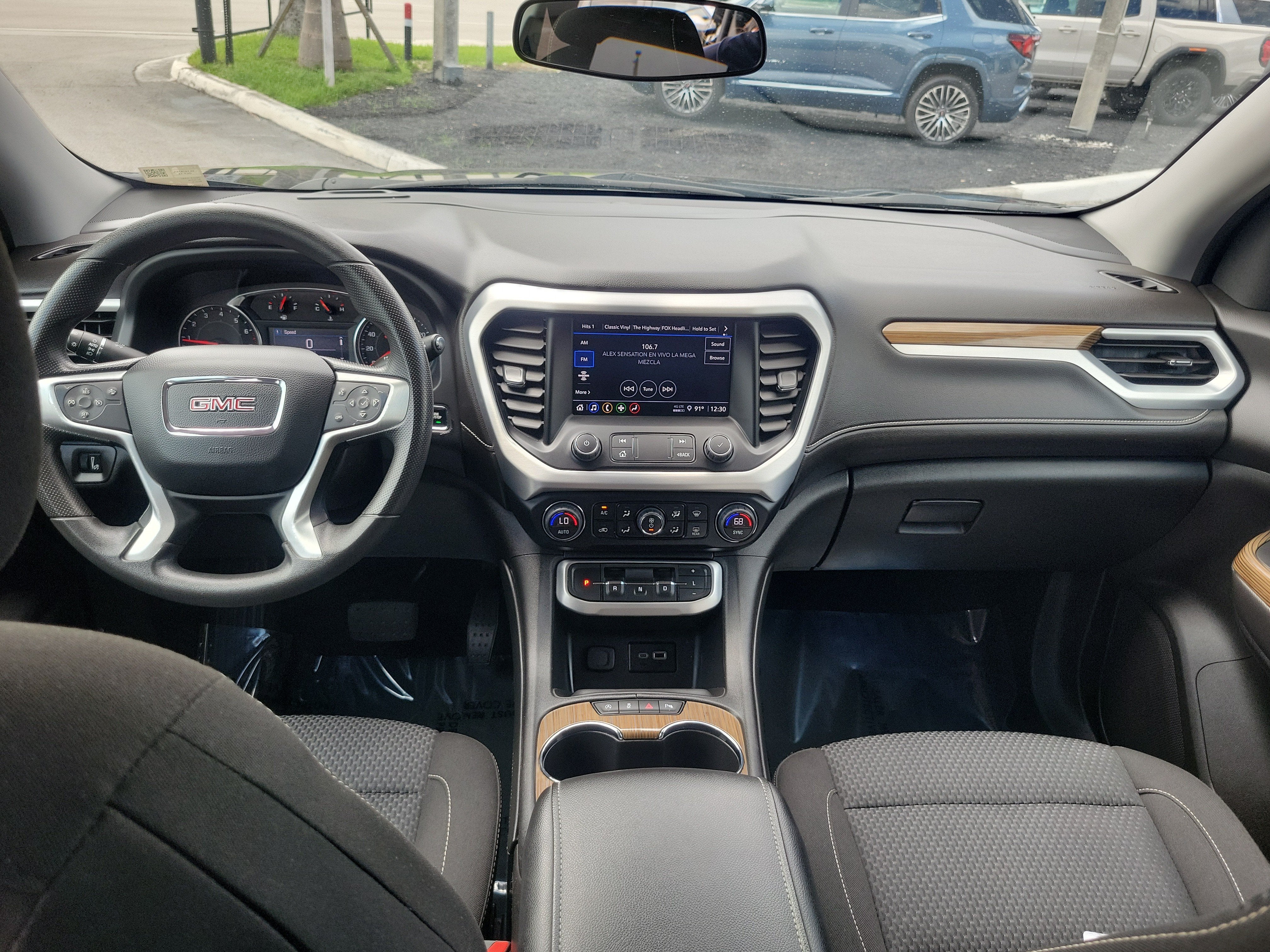 2023 GMC Acadia SLE
