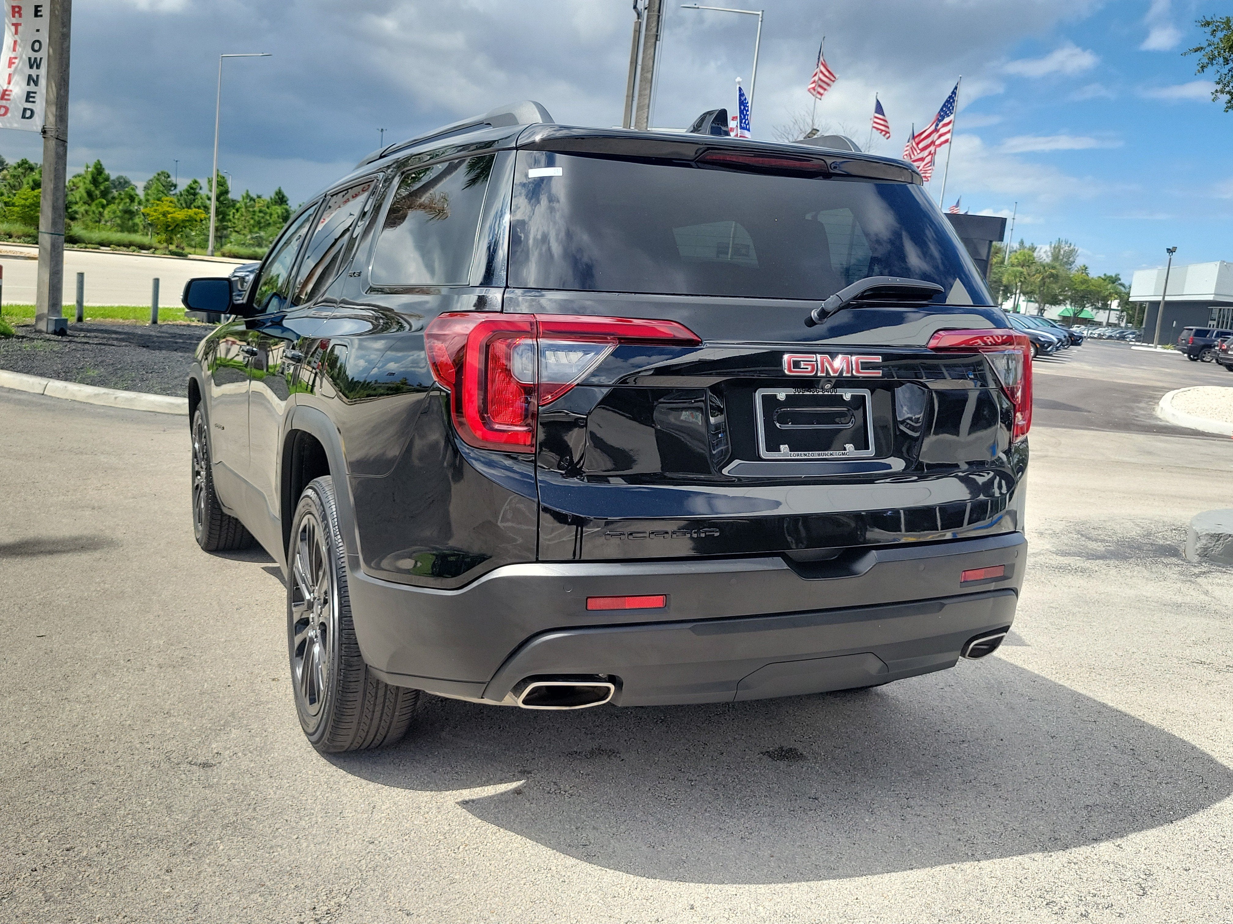 2023 GMC Acadia SLE