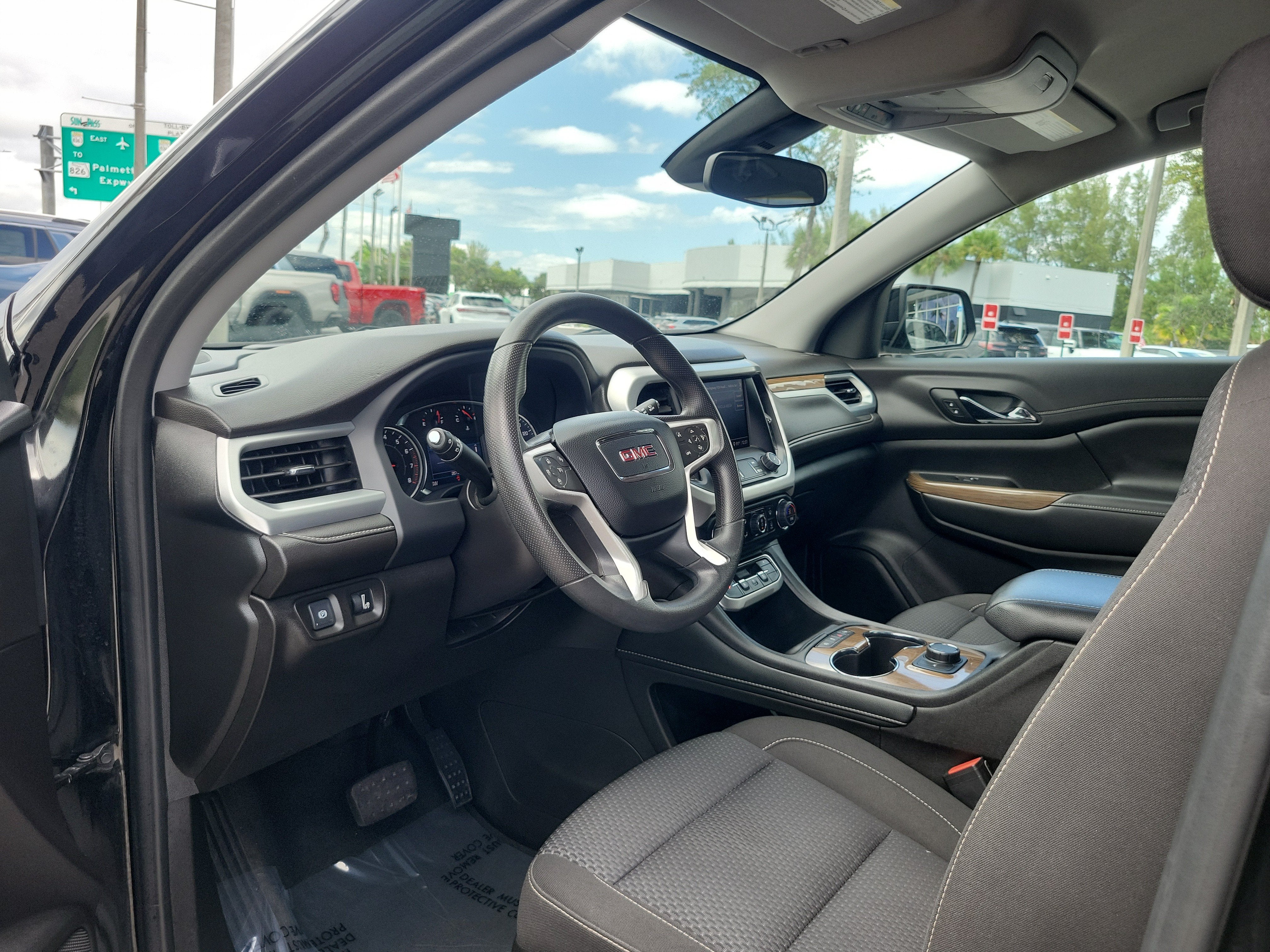 2023 GMC Acadia SLE