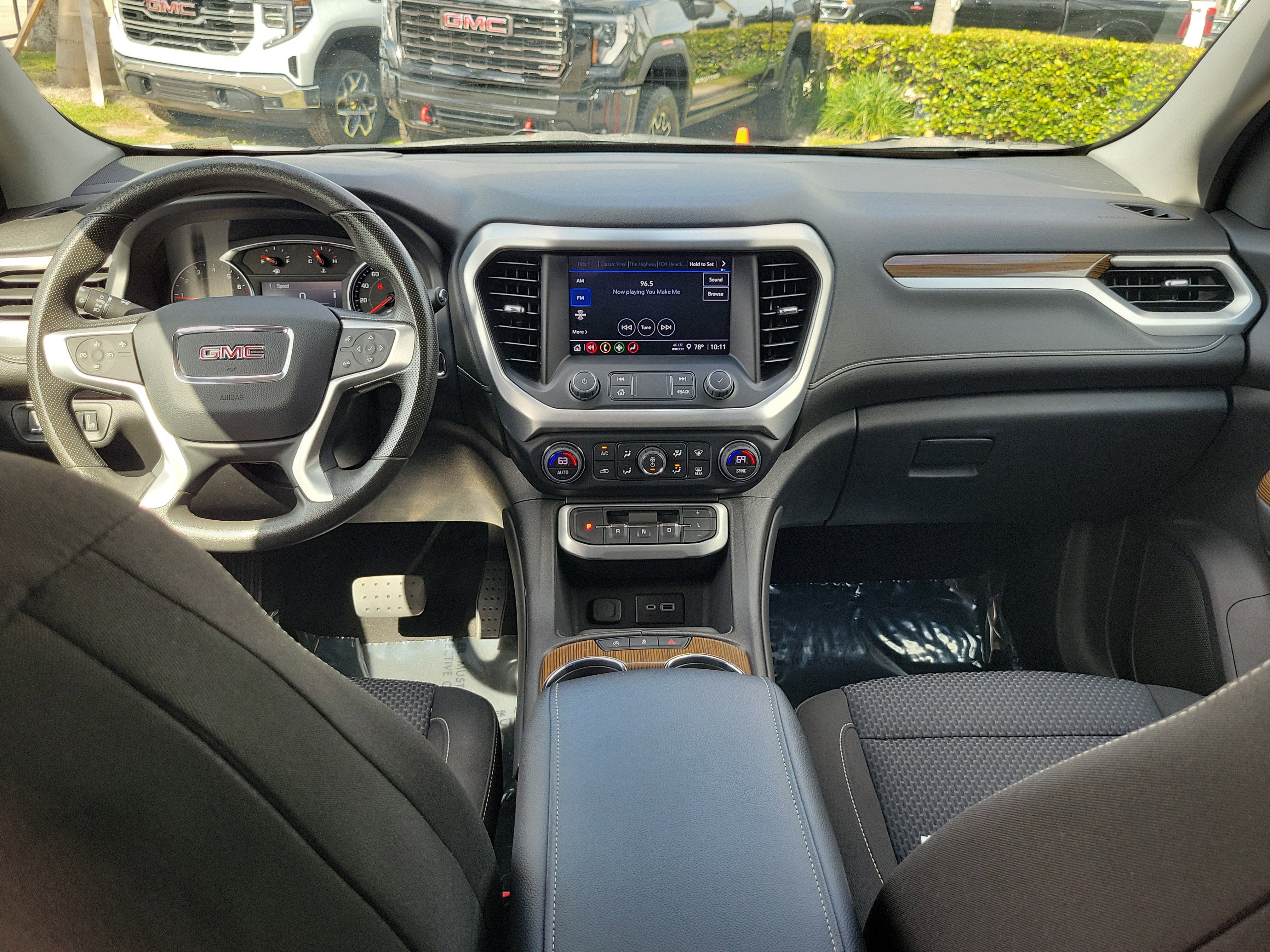 2023 GMC Acadia SLE