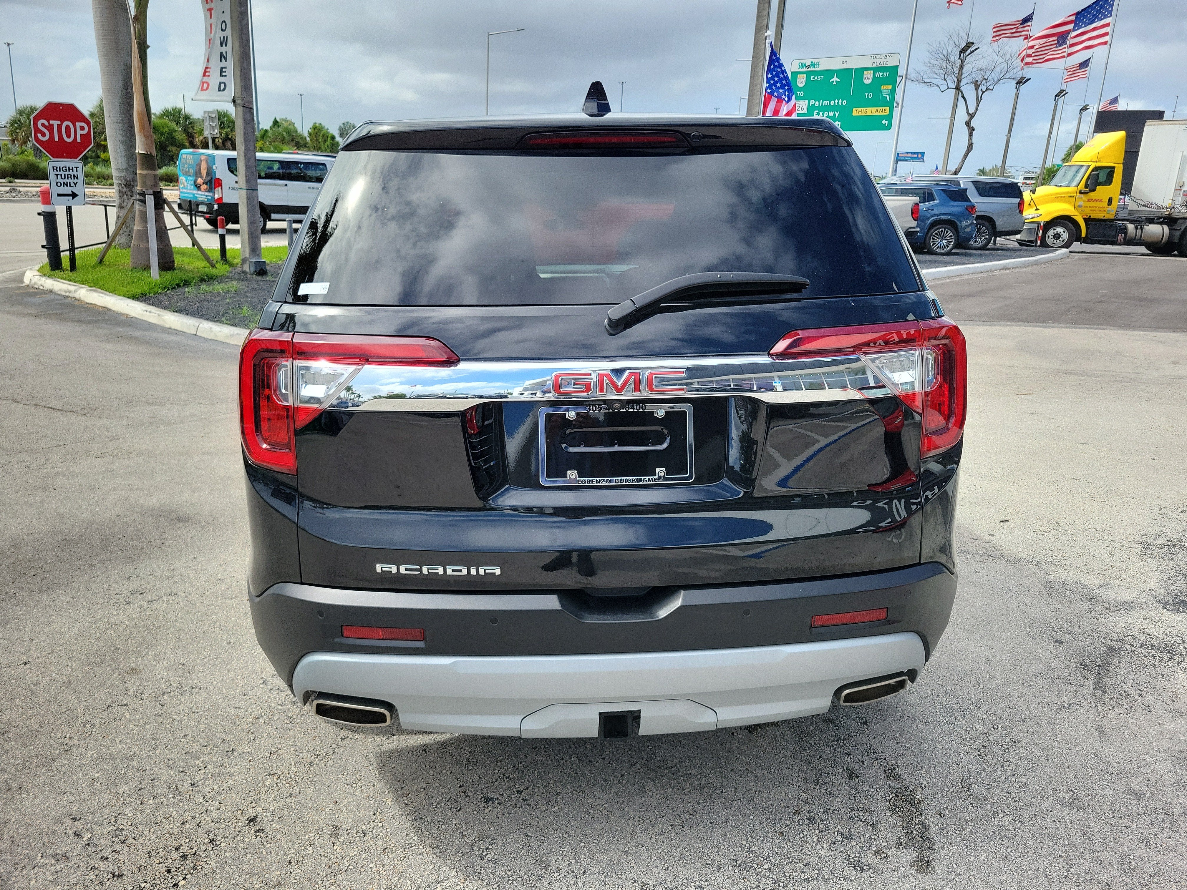 2023 GMC Acadia SLE