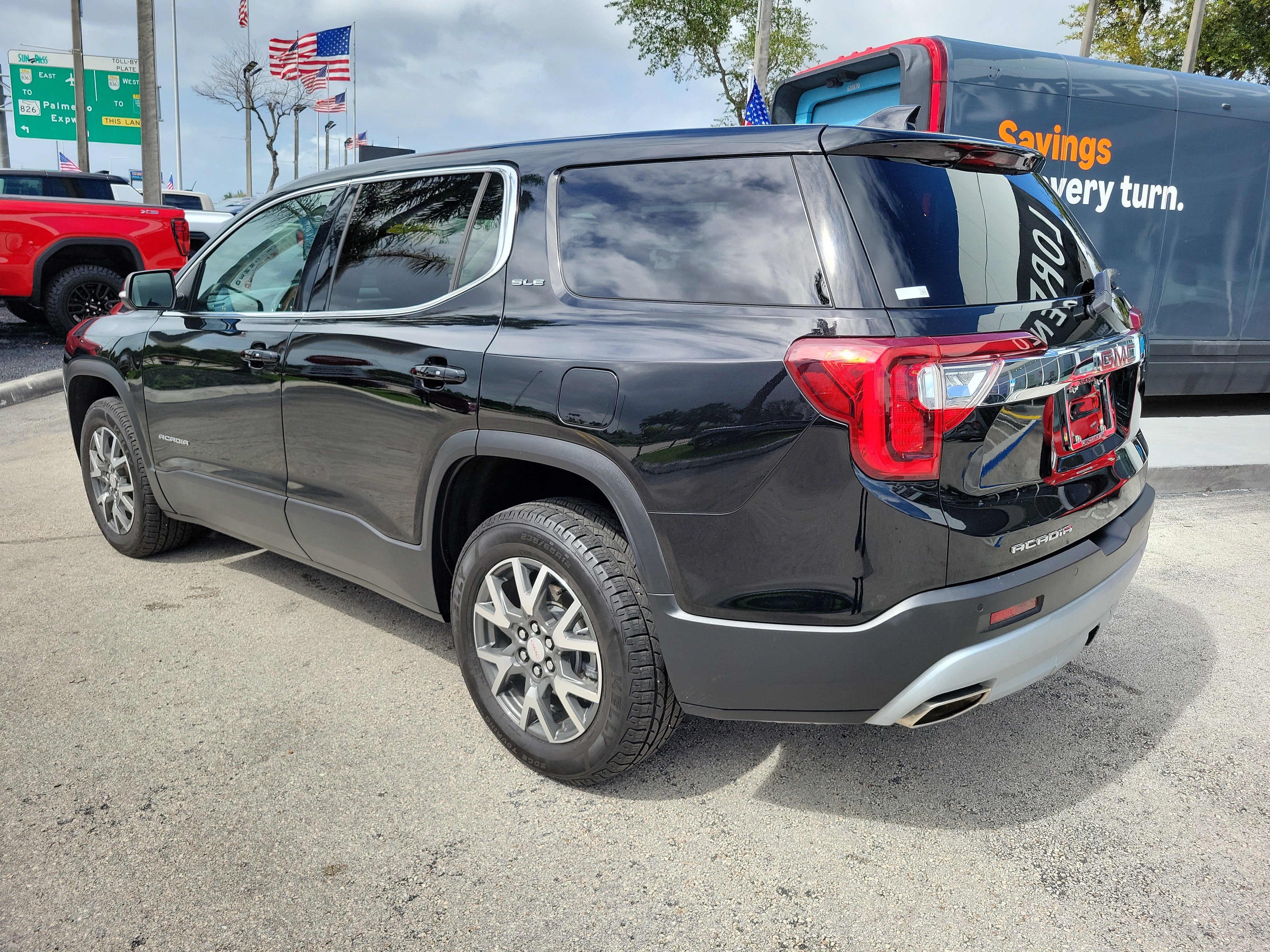 2023 GMC Acadia SLE
