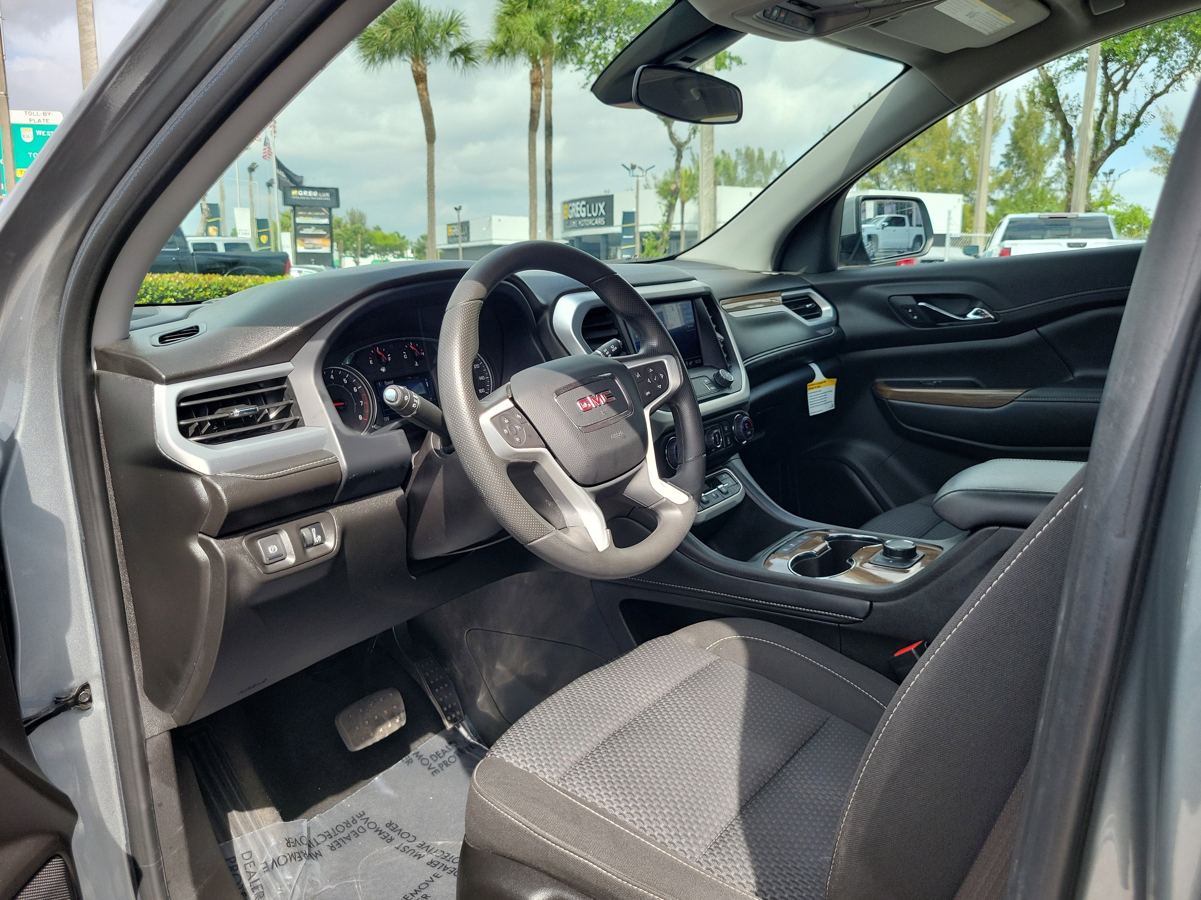 2023 GMC Acadia SLE