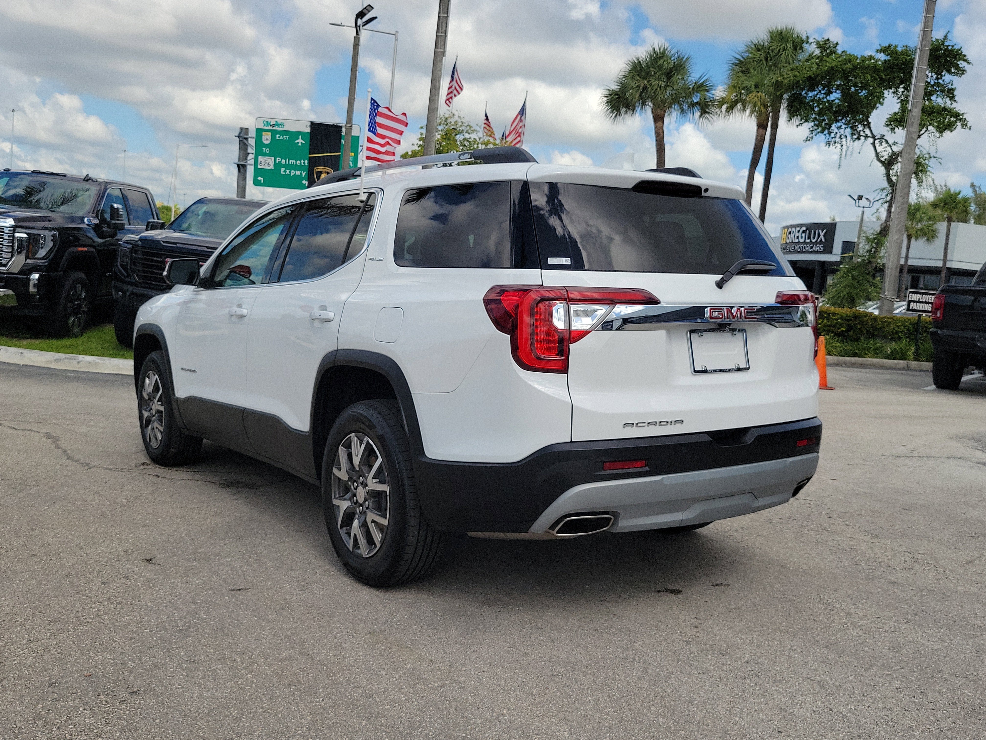 2023 GMC Acadia SLE