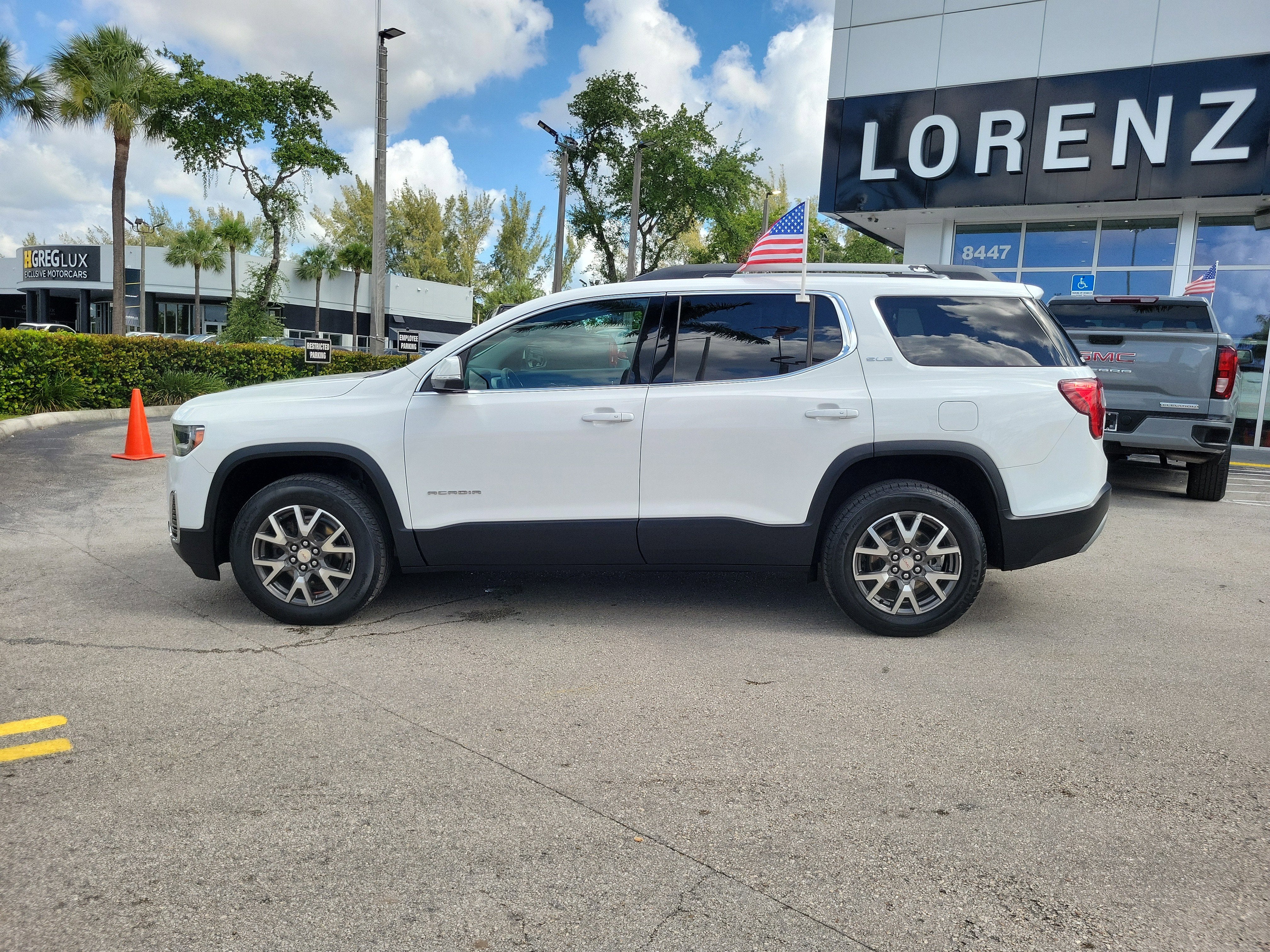 2023 GMC Acadia SLE