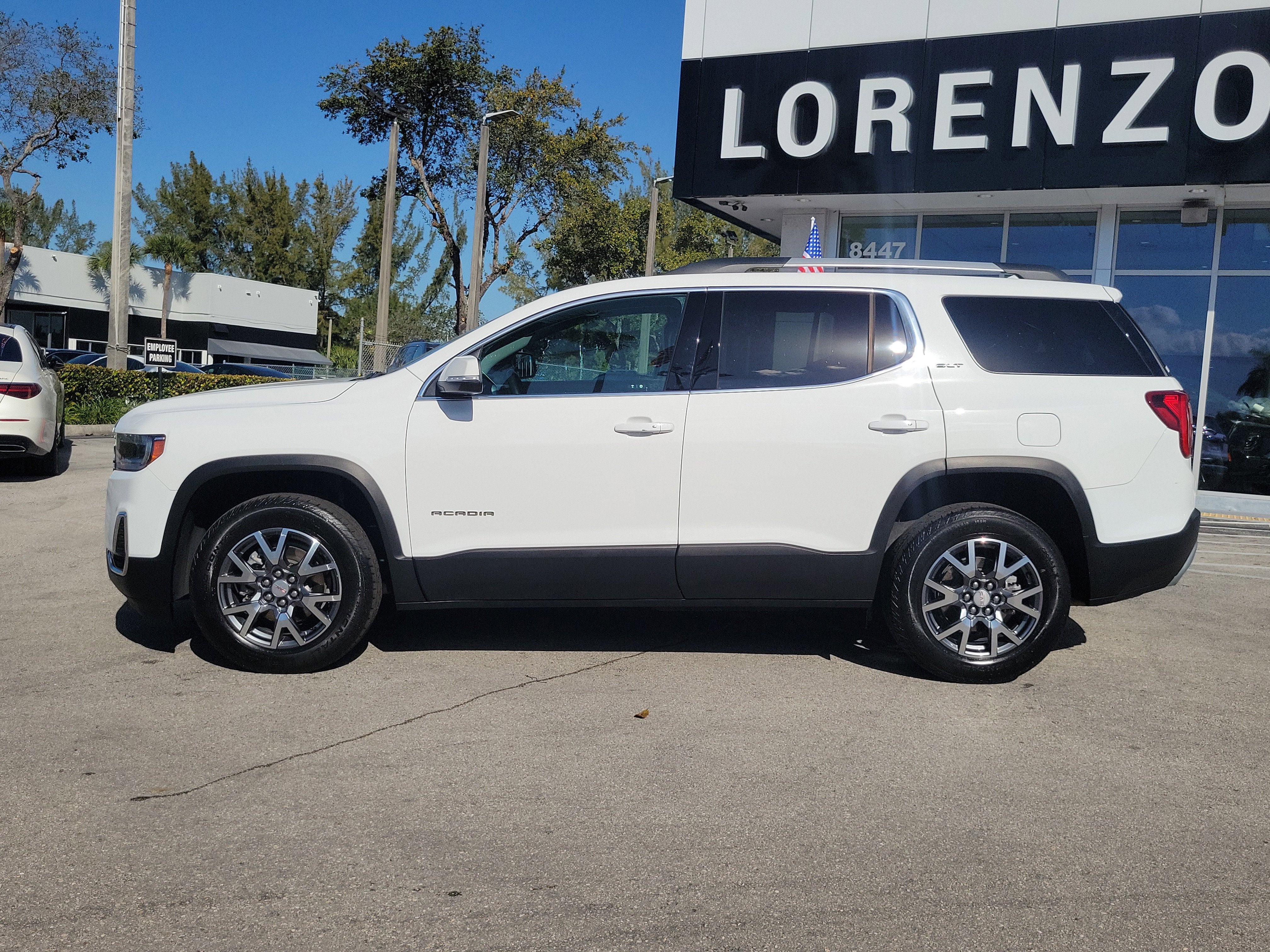 2023 GMC Acadia SLT