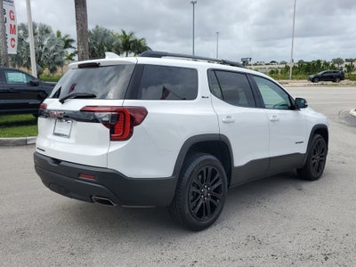 2023 GMC Acadia SLT