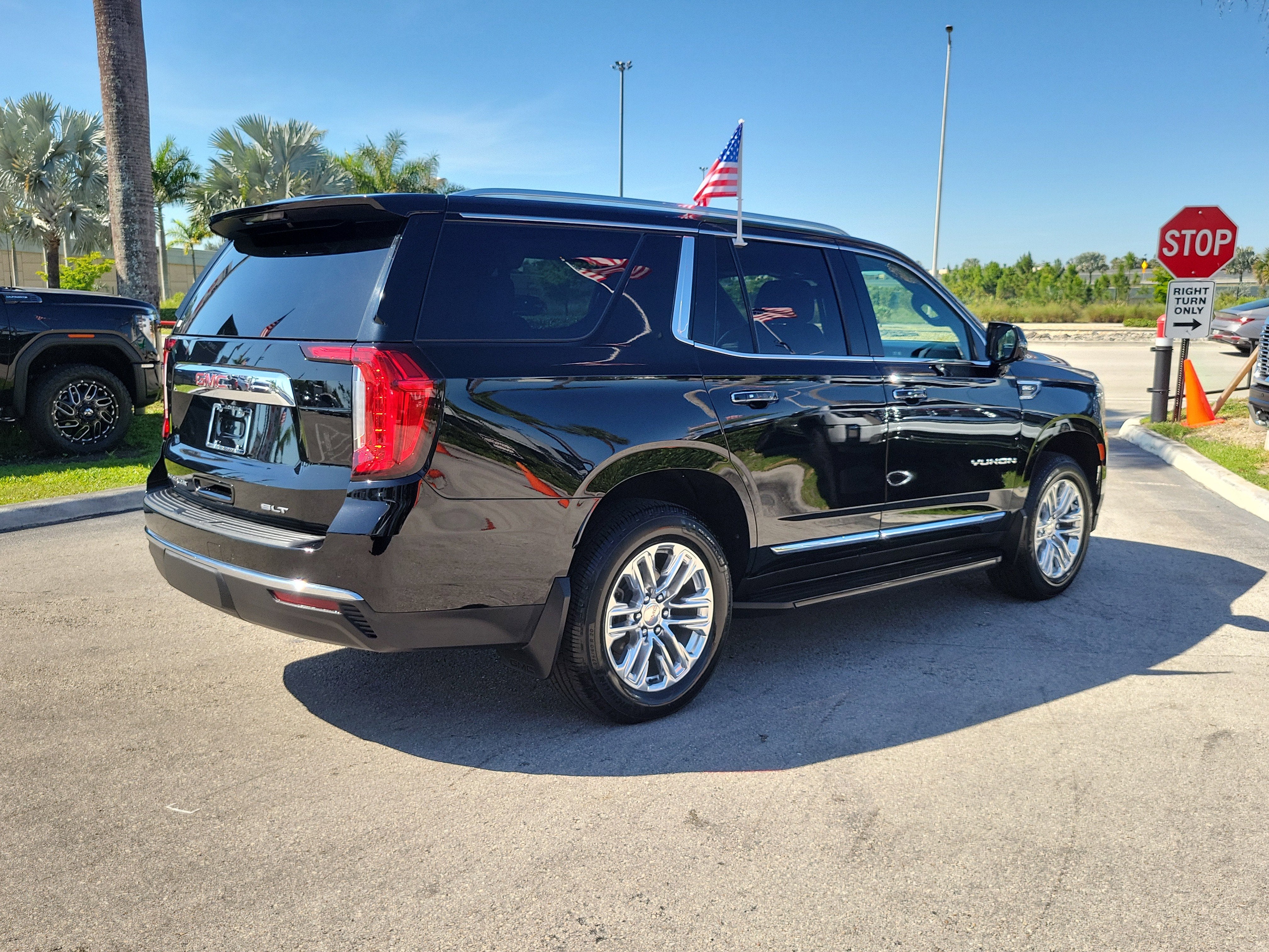 2022 GMC Yukon SLT