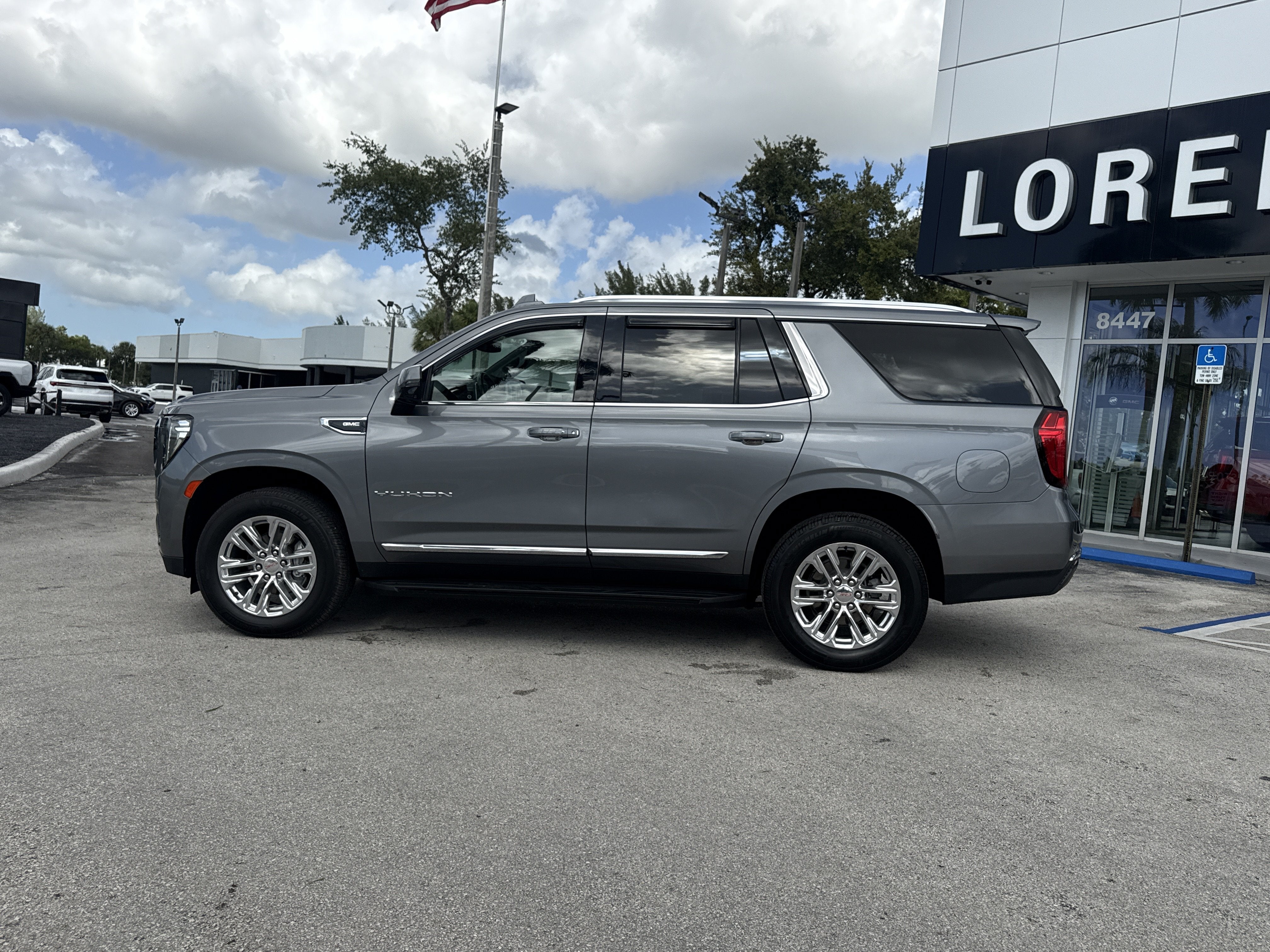 2021 GMC Yukon SLT