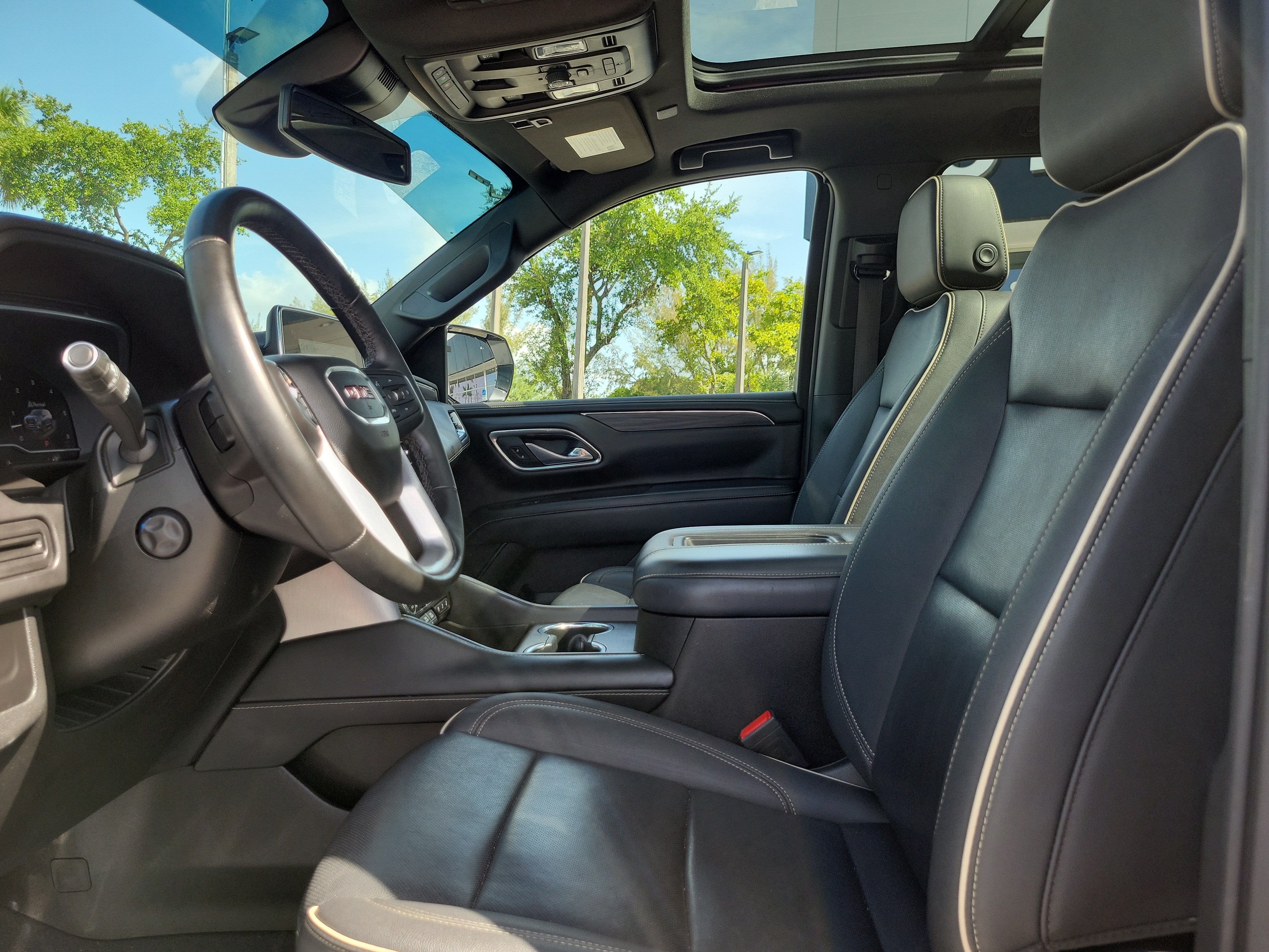 2023 GMC Yukon XL SLT