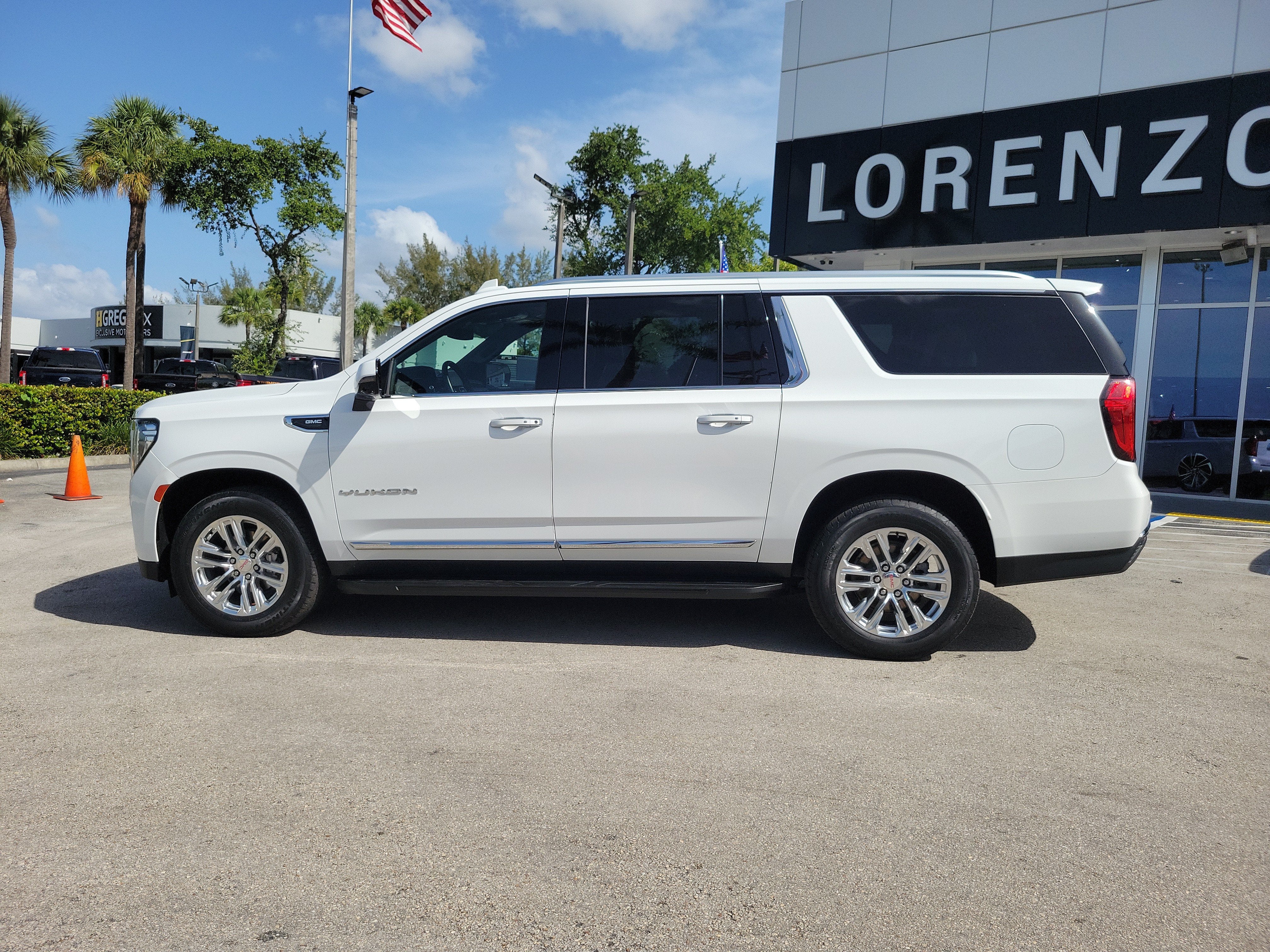 2023 GMC Yukon XL SLT