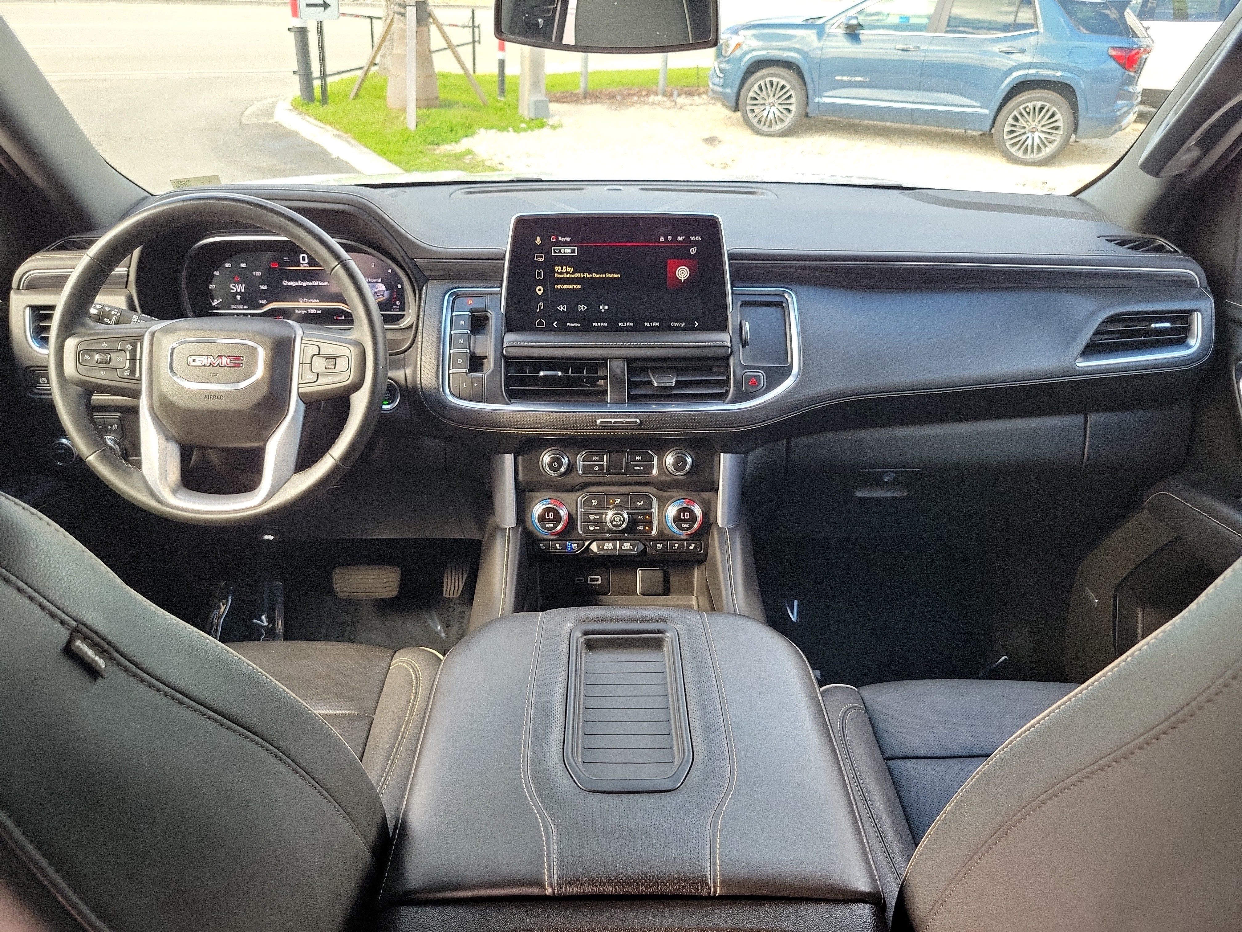 2023 GMC Yukon XL SLT