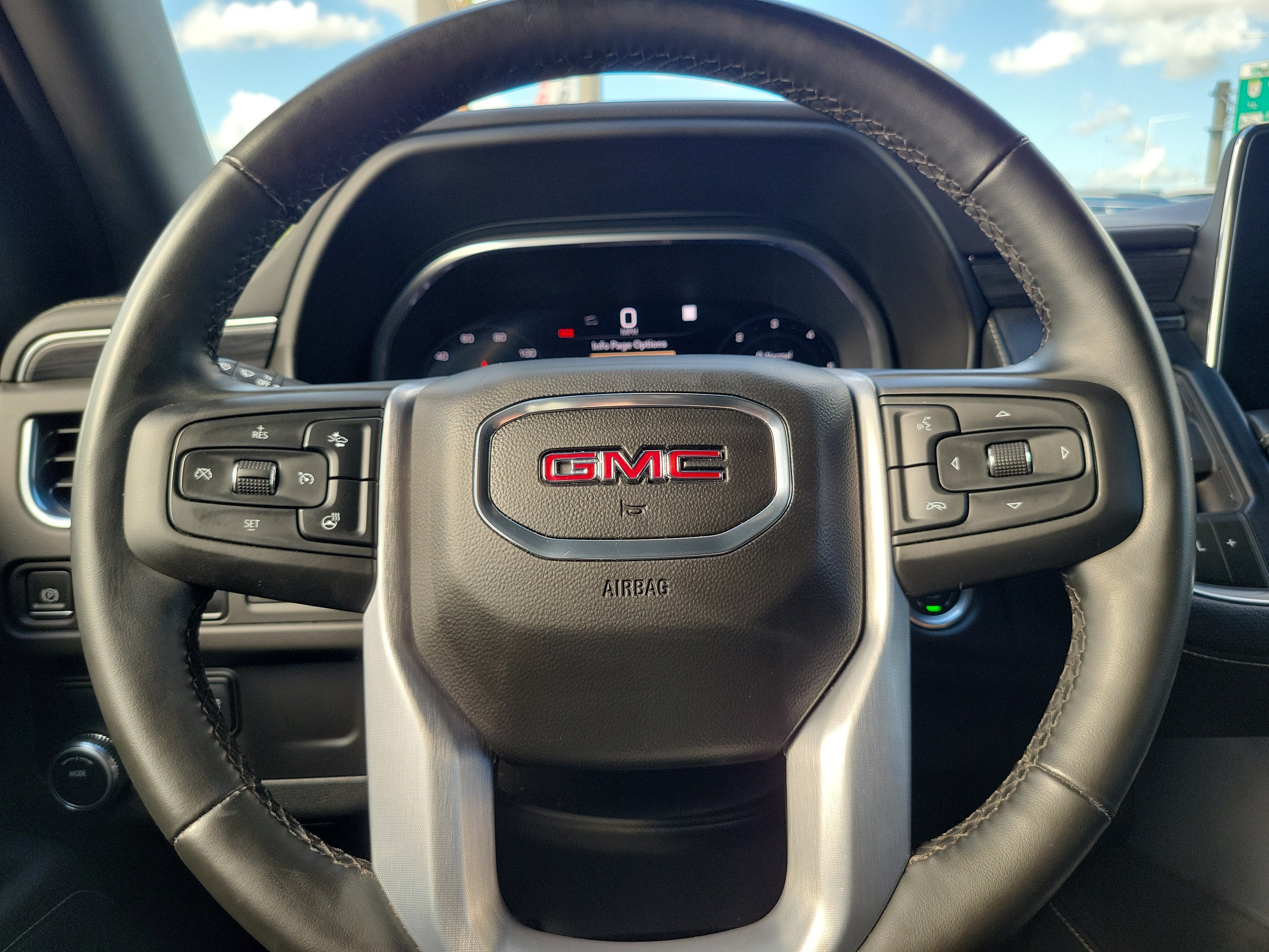 2023 GMC Yukon XL SLT