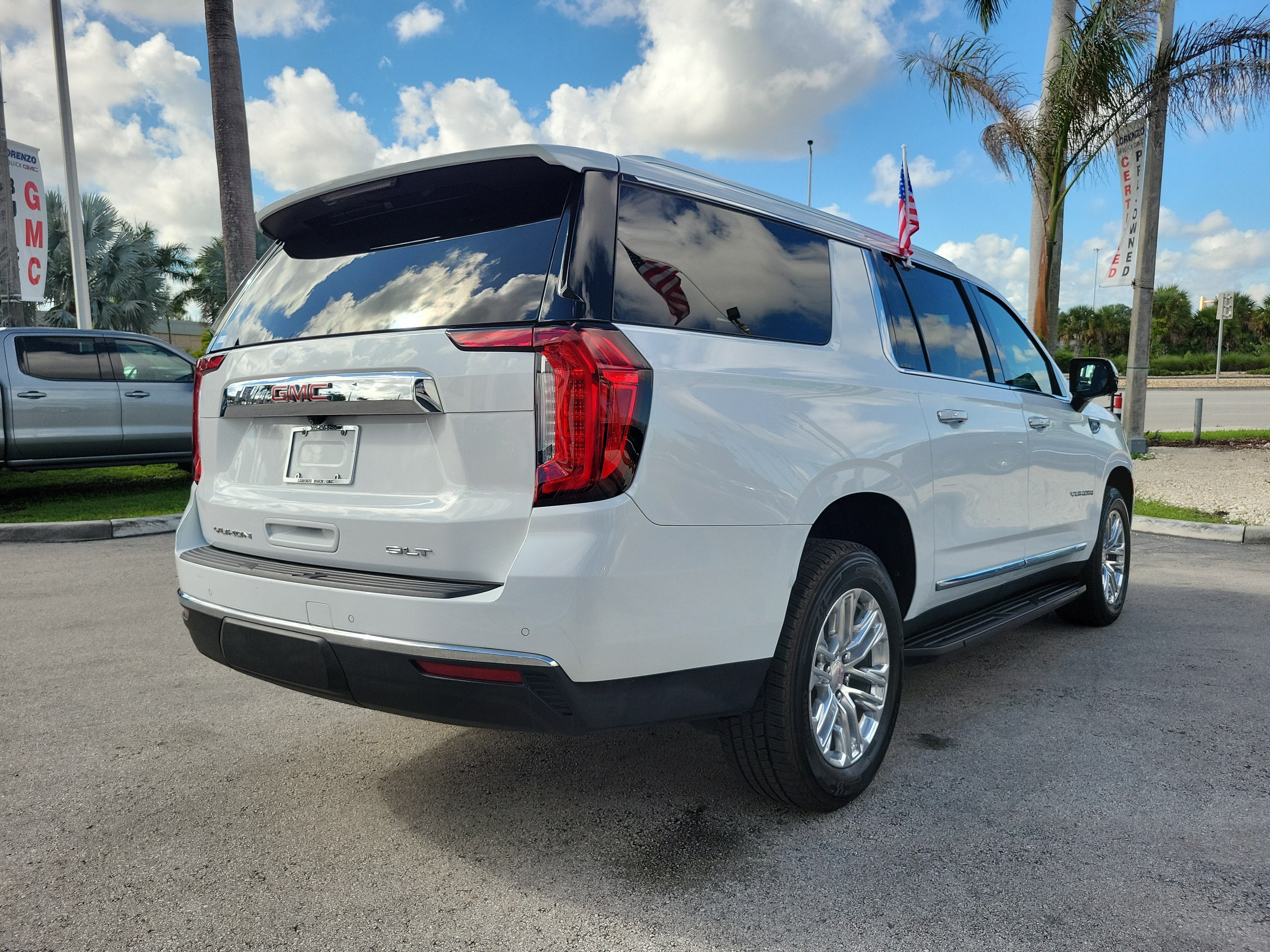 2023 GMC Yukon XL SLT