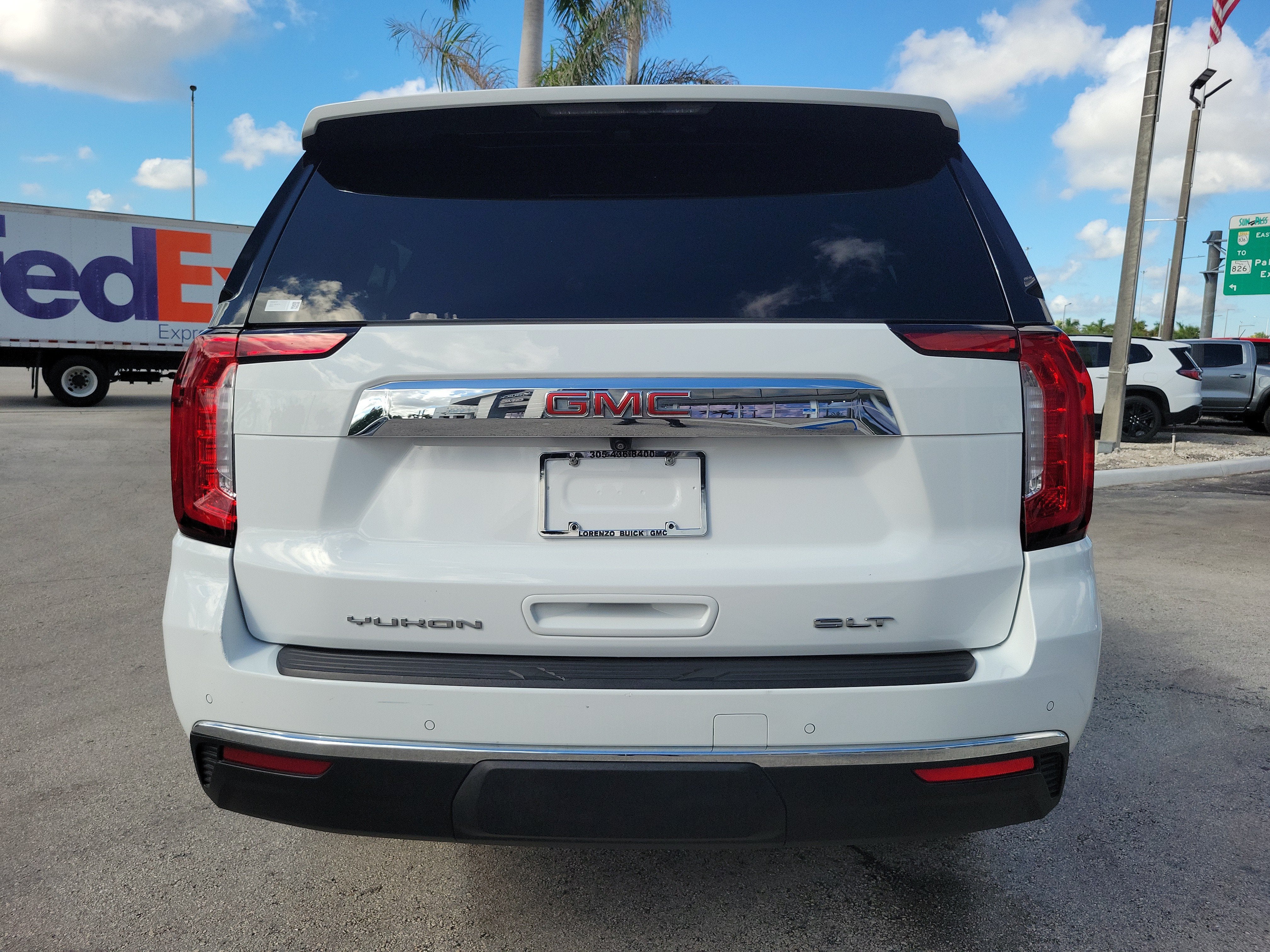 2023 GMC Yukon XL SLT