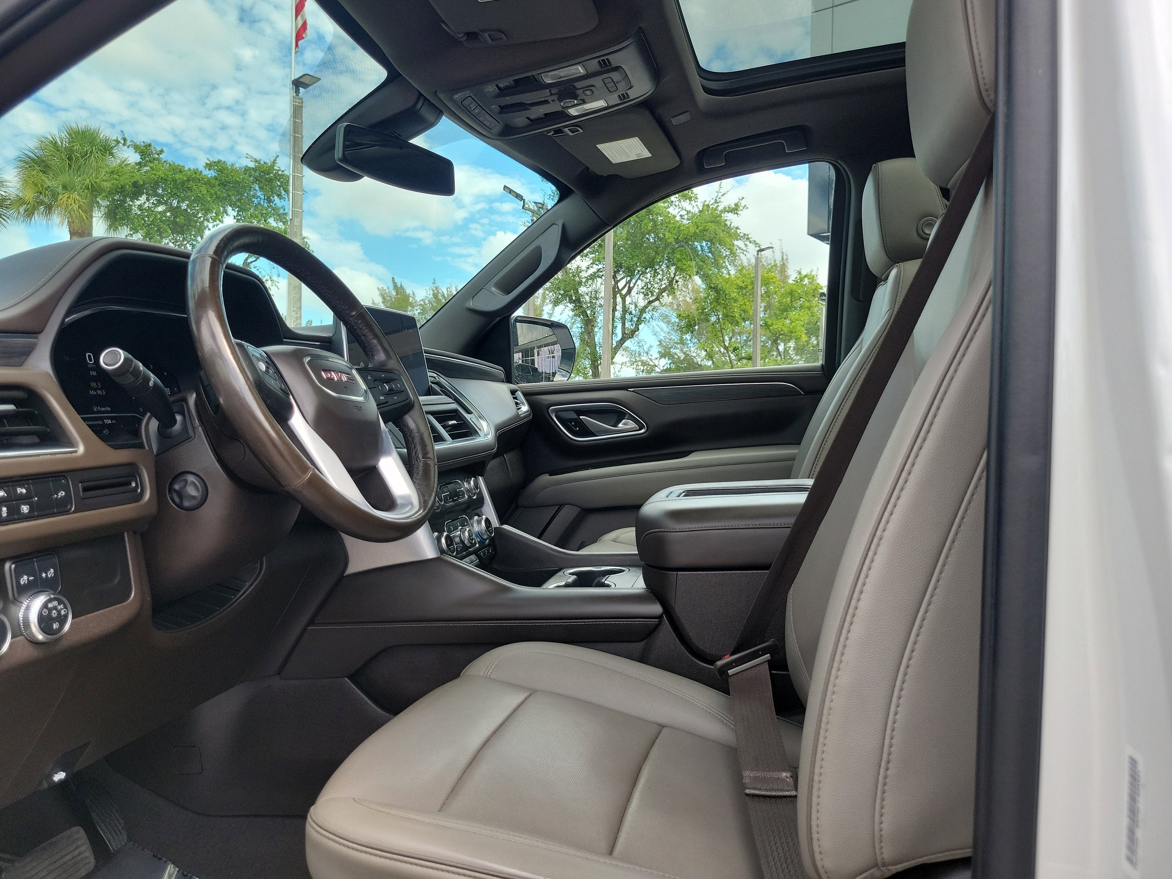 2022 GMC Yukon SLT