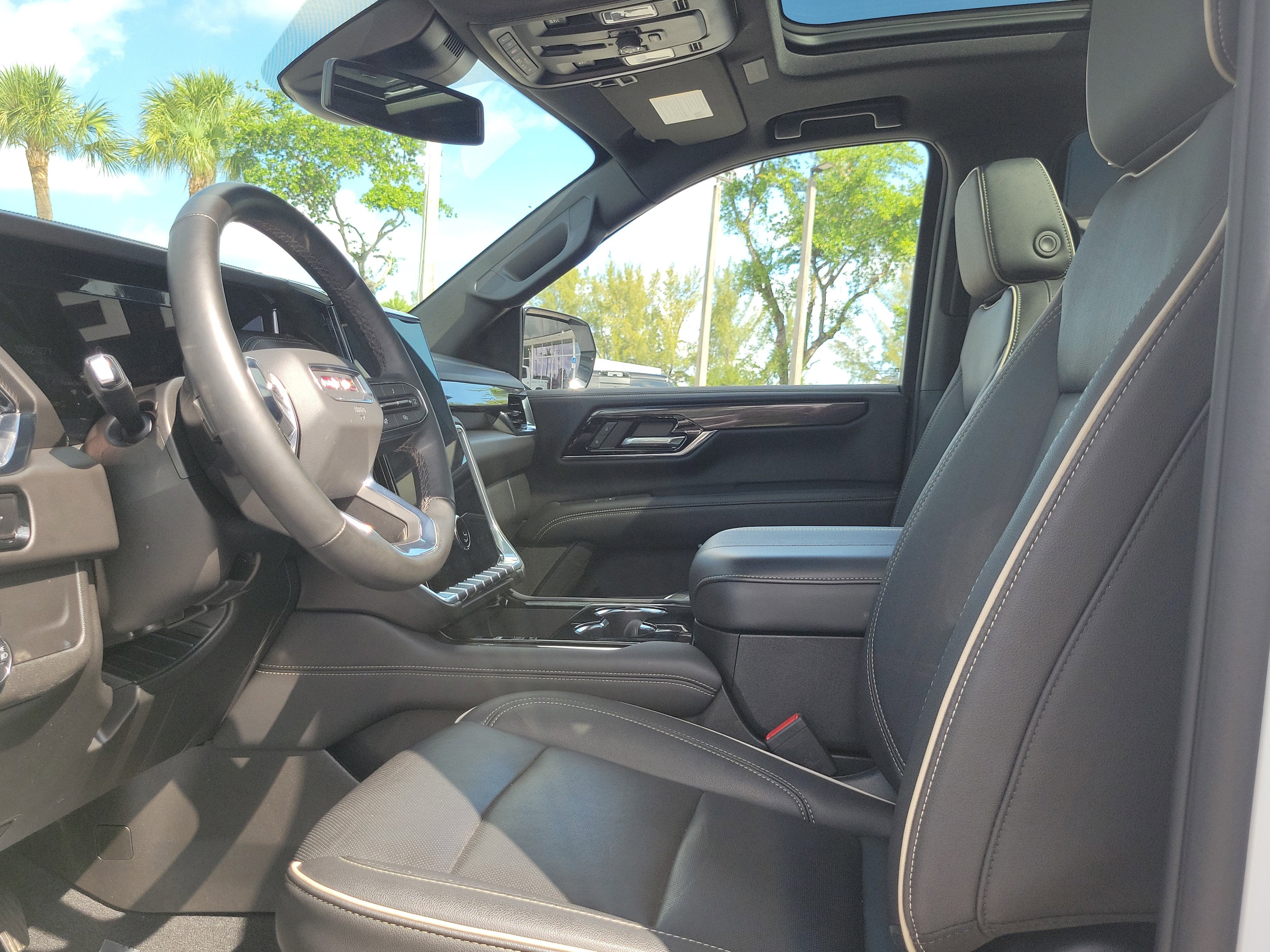 2025 GMC Yukon Elevation