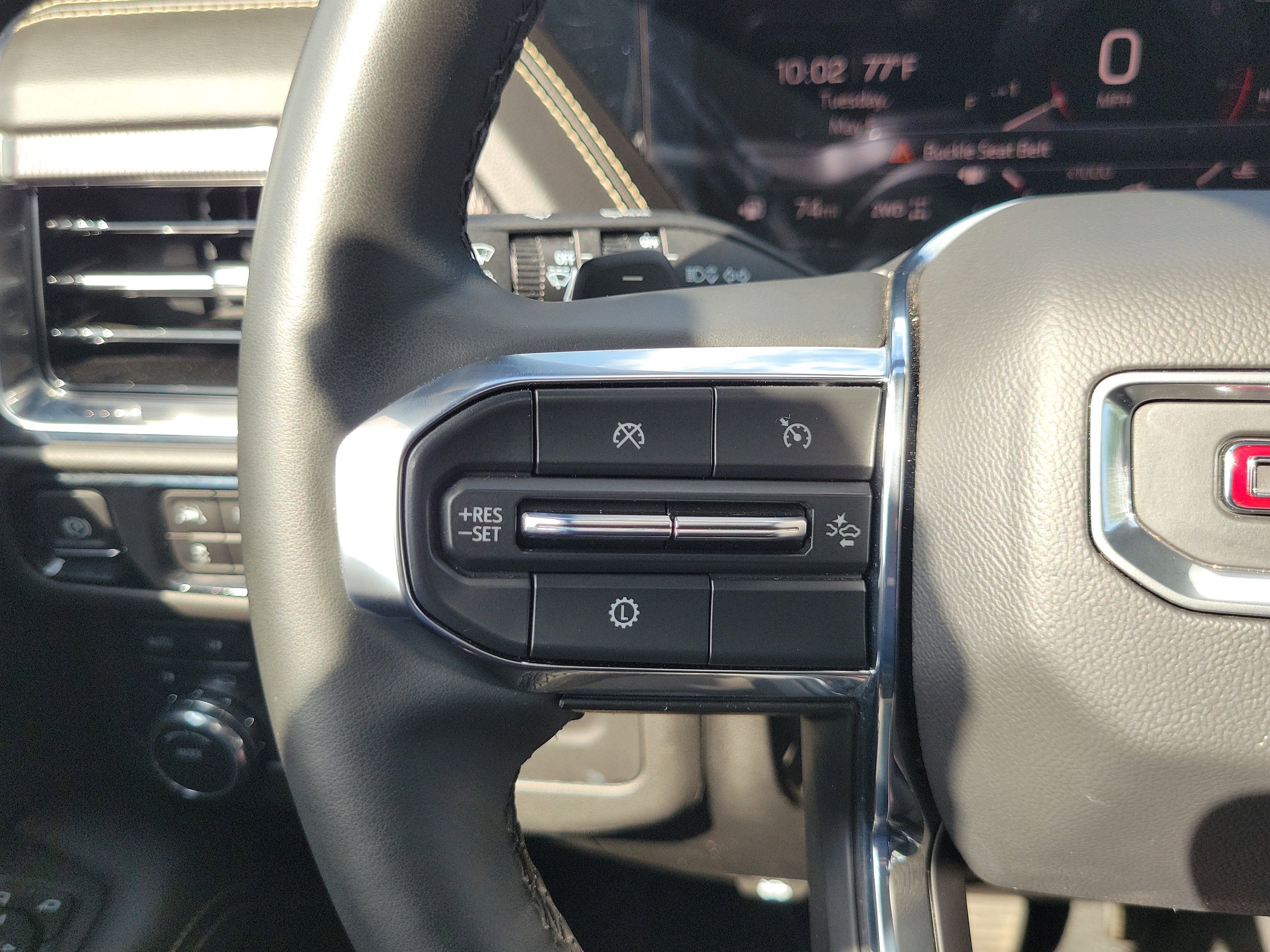 2025 GMC Yukon Elevation