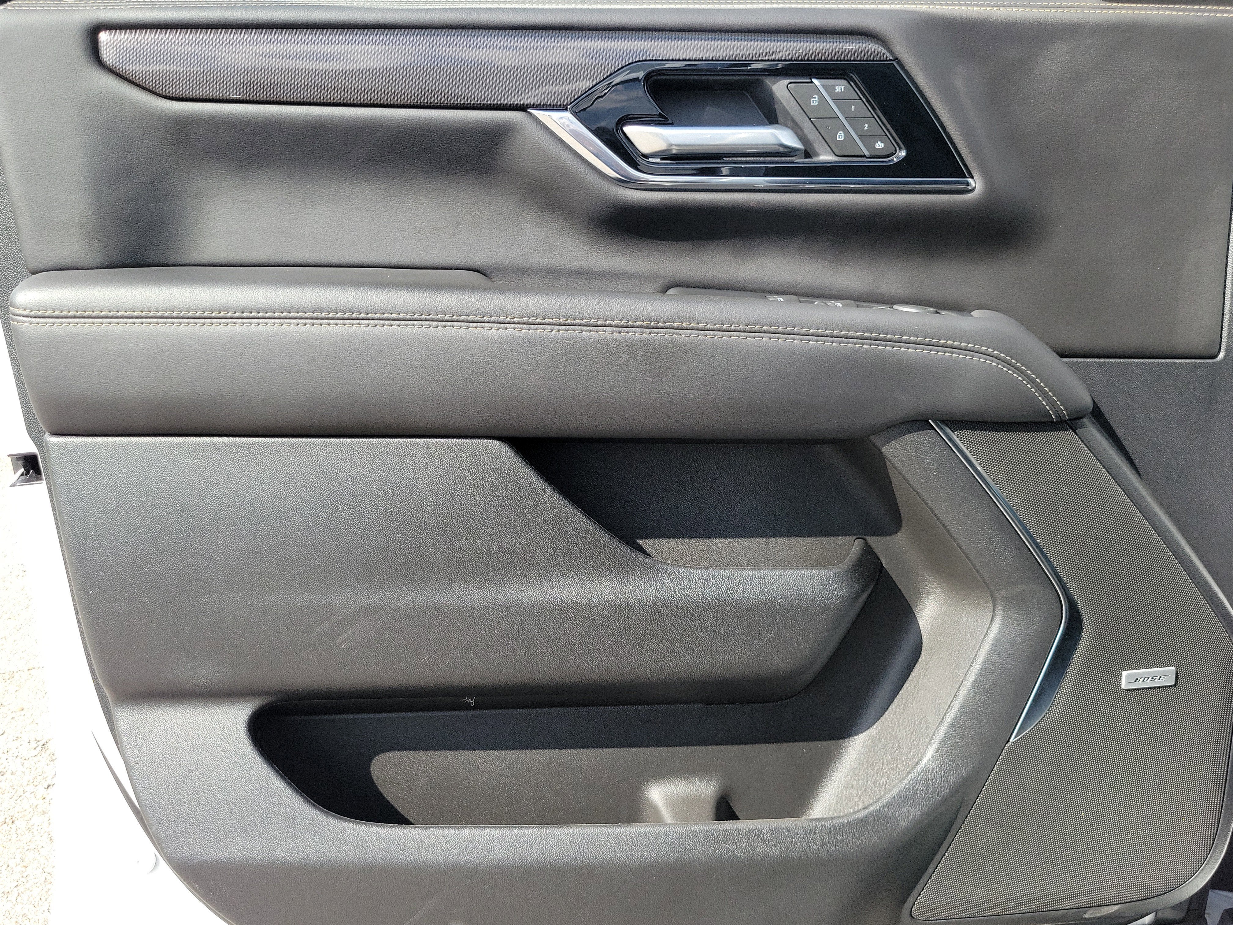 2025 GMC Yukon Elevation
