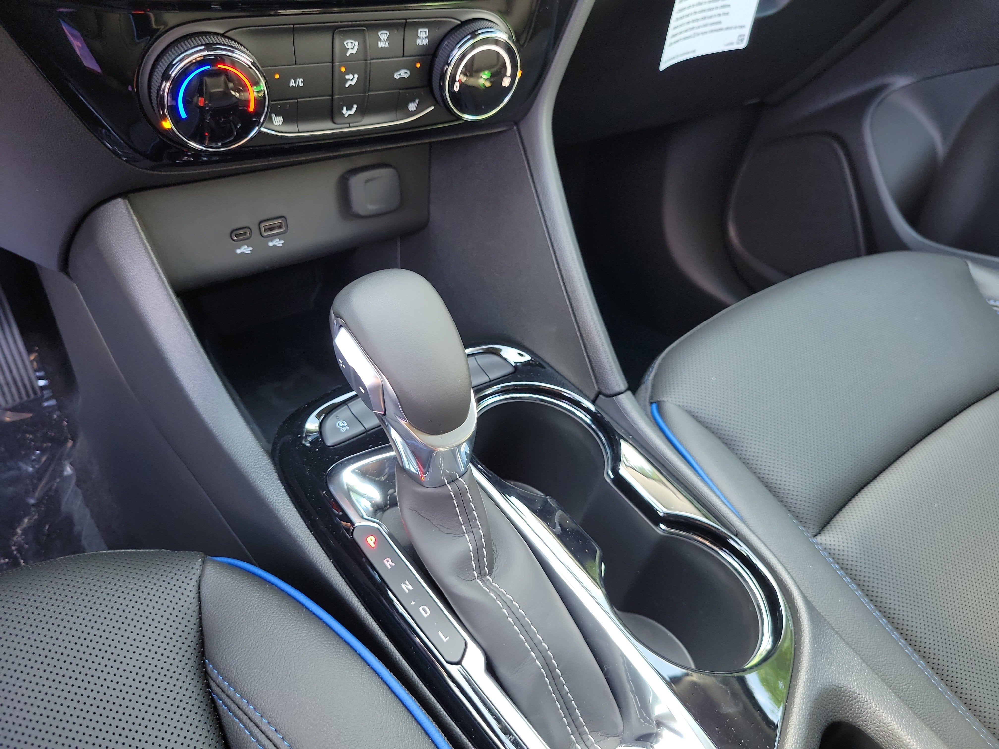 2026 GMC Yukon AT4 - Photo 11