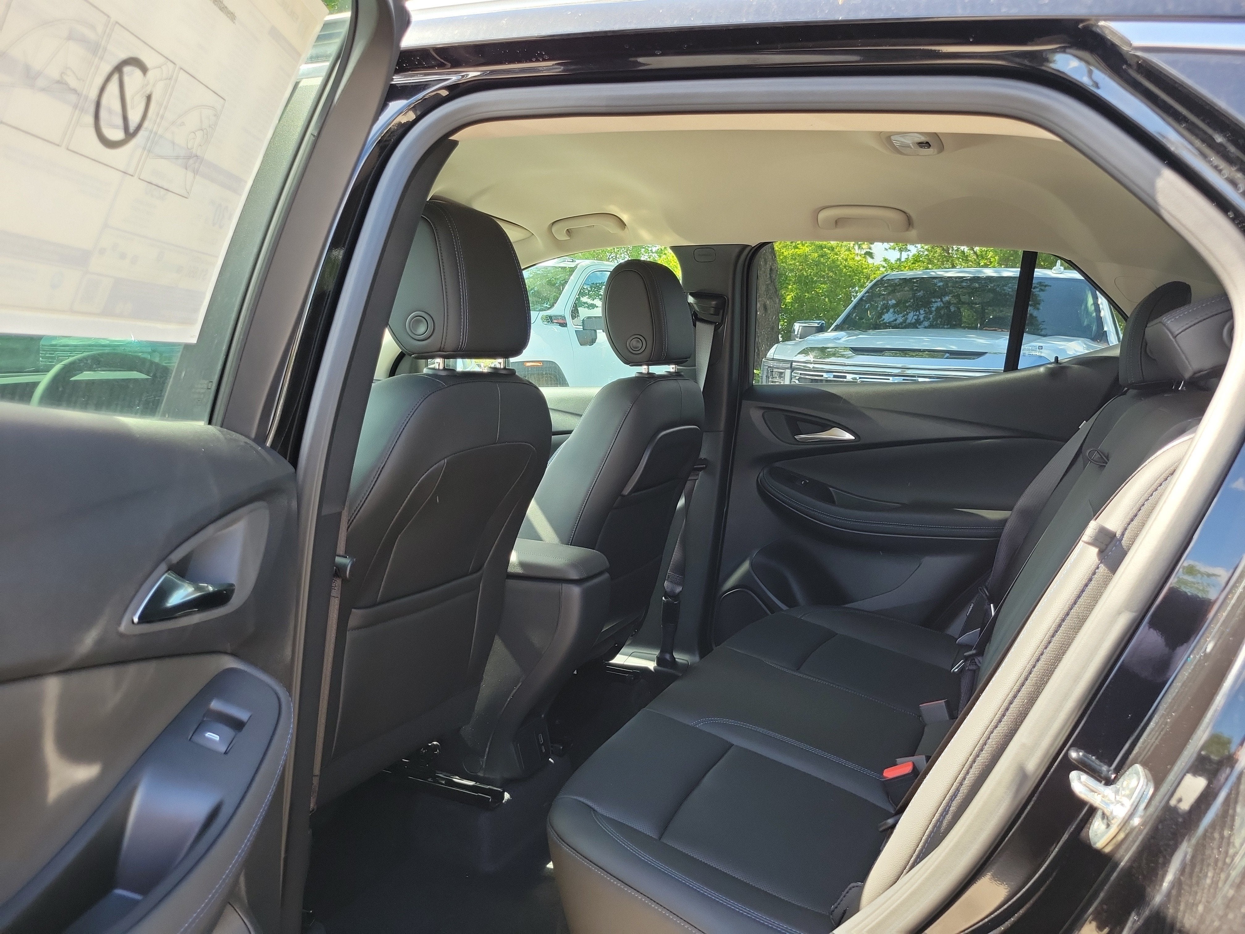 2026 GMC Yukon AT4 - Photo 6