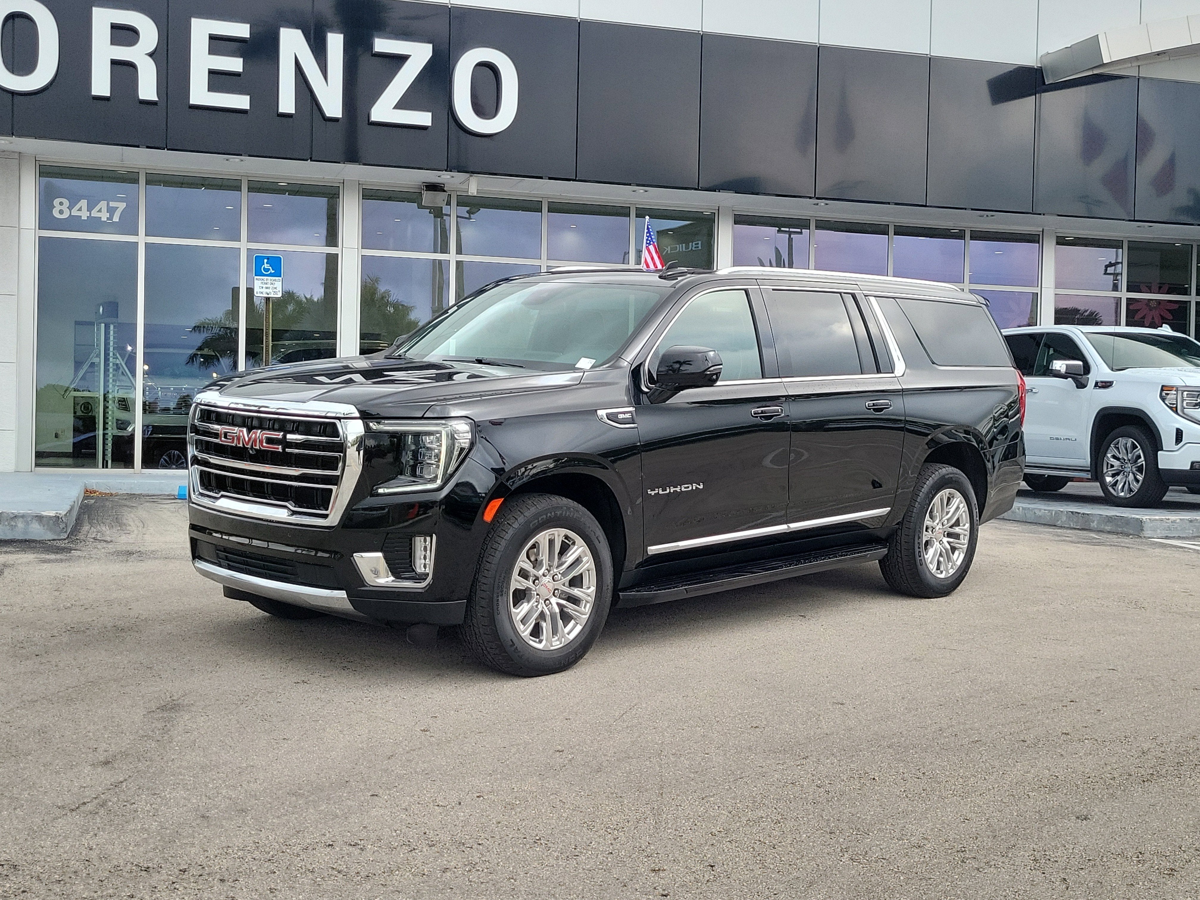 2023 GMC Yukon XL SLT