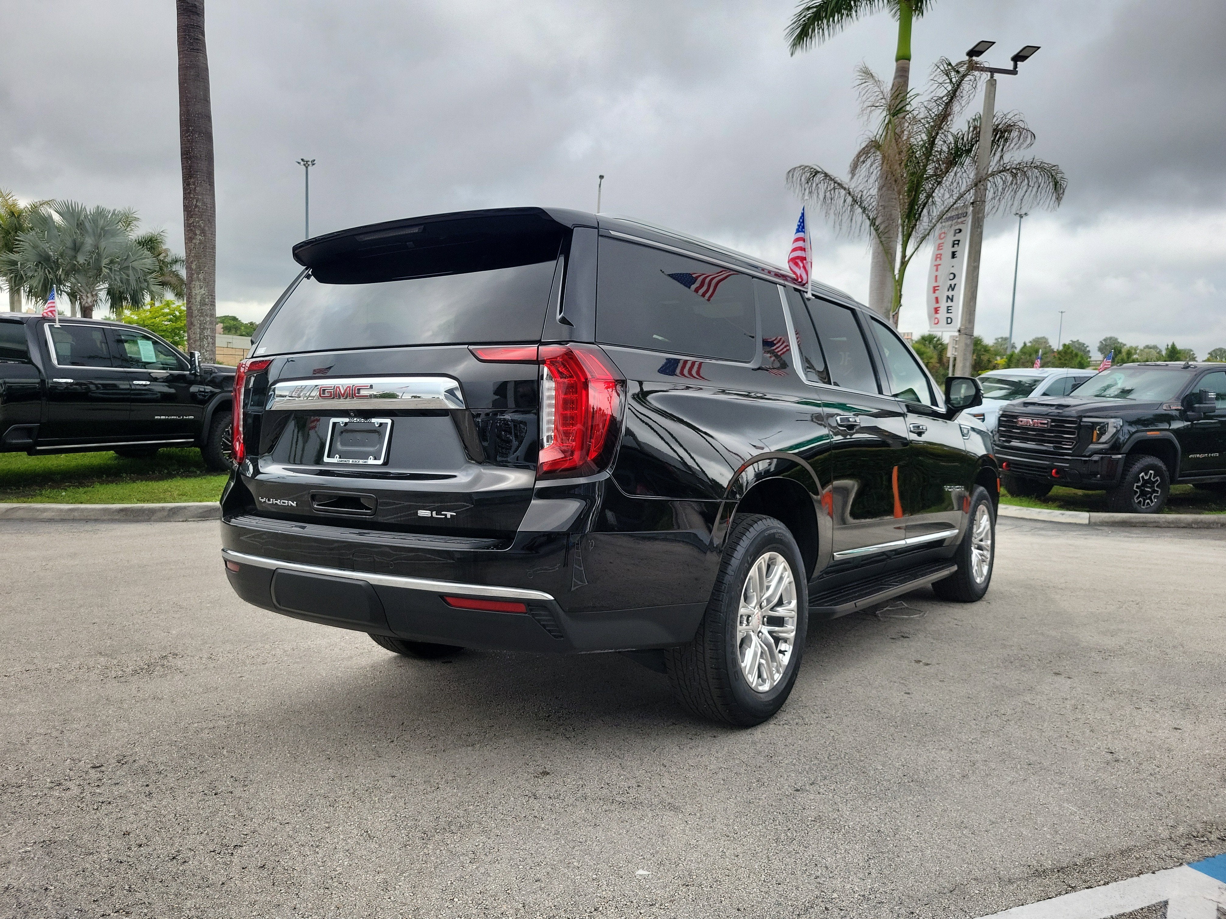 2023 GMC Yukon XL SLT