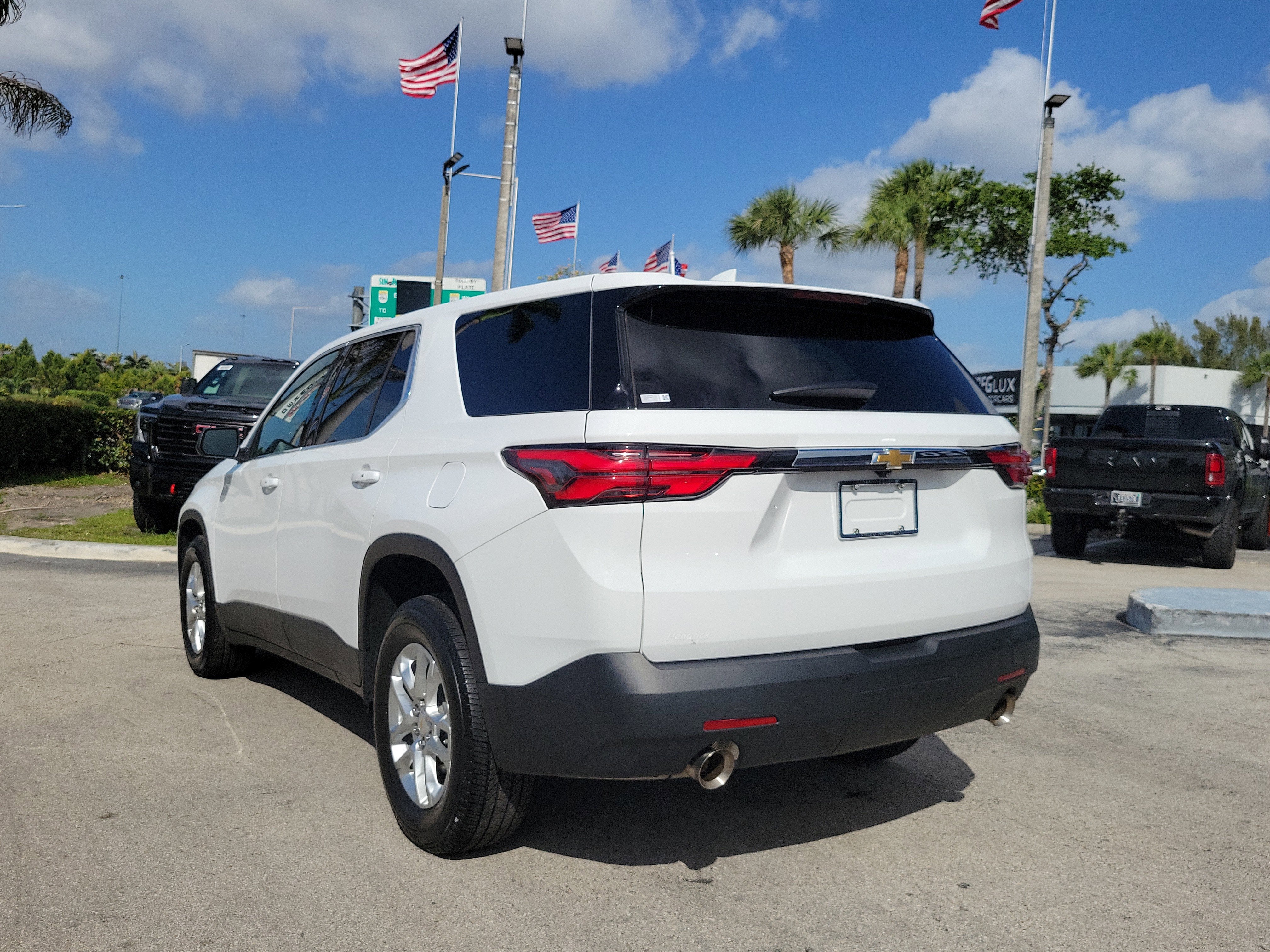 2023 Chevrolet Traverse LS