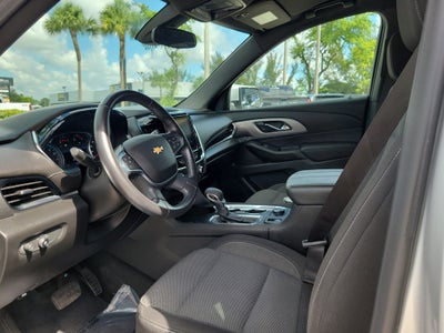 2022 Chevrolet Traverse LT Cloth