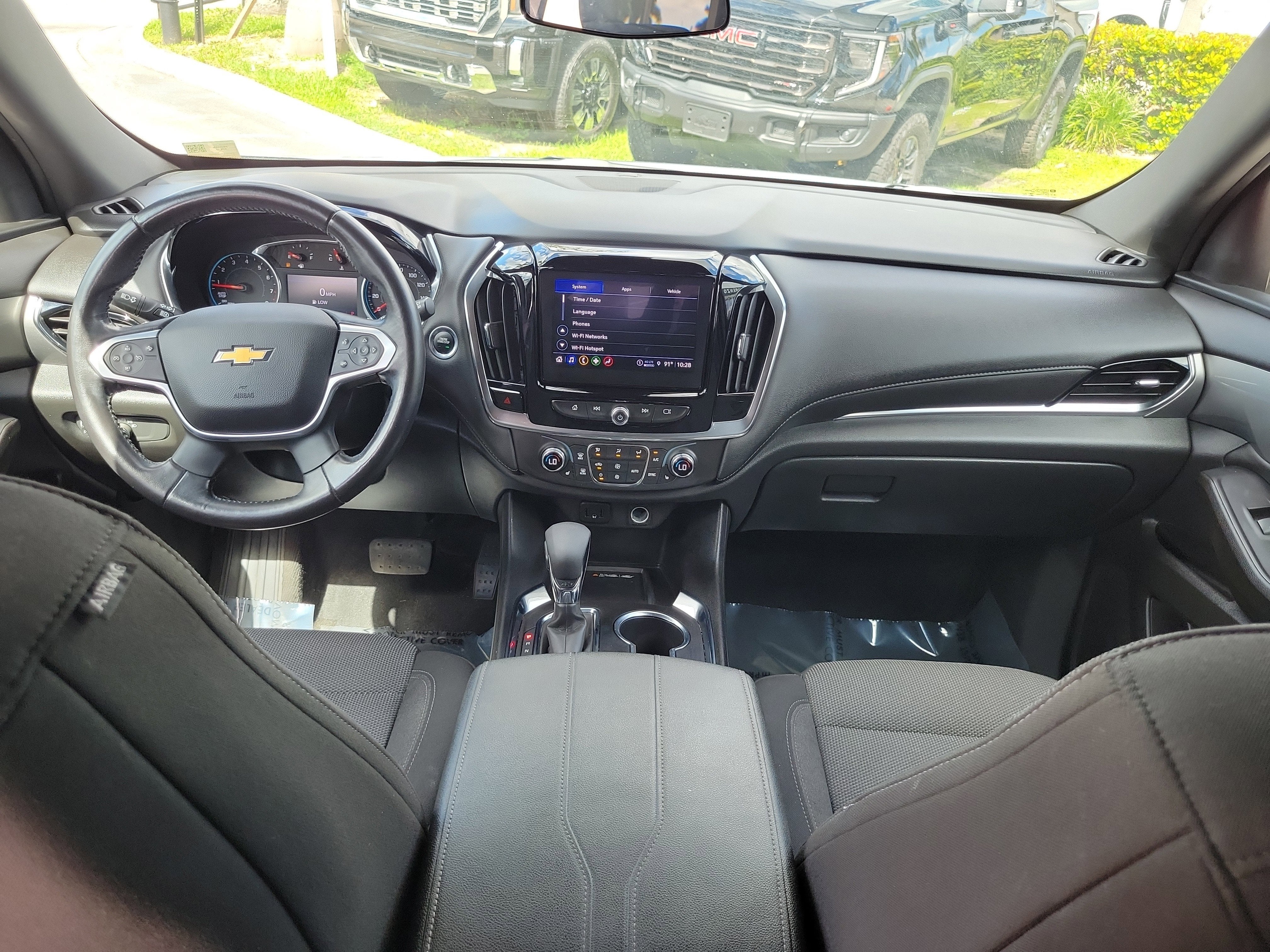2022 Chevrolet Traverse LT Cloth
