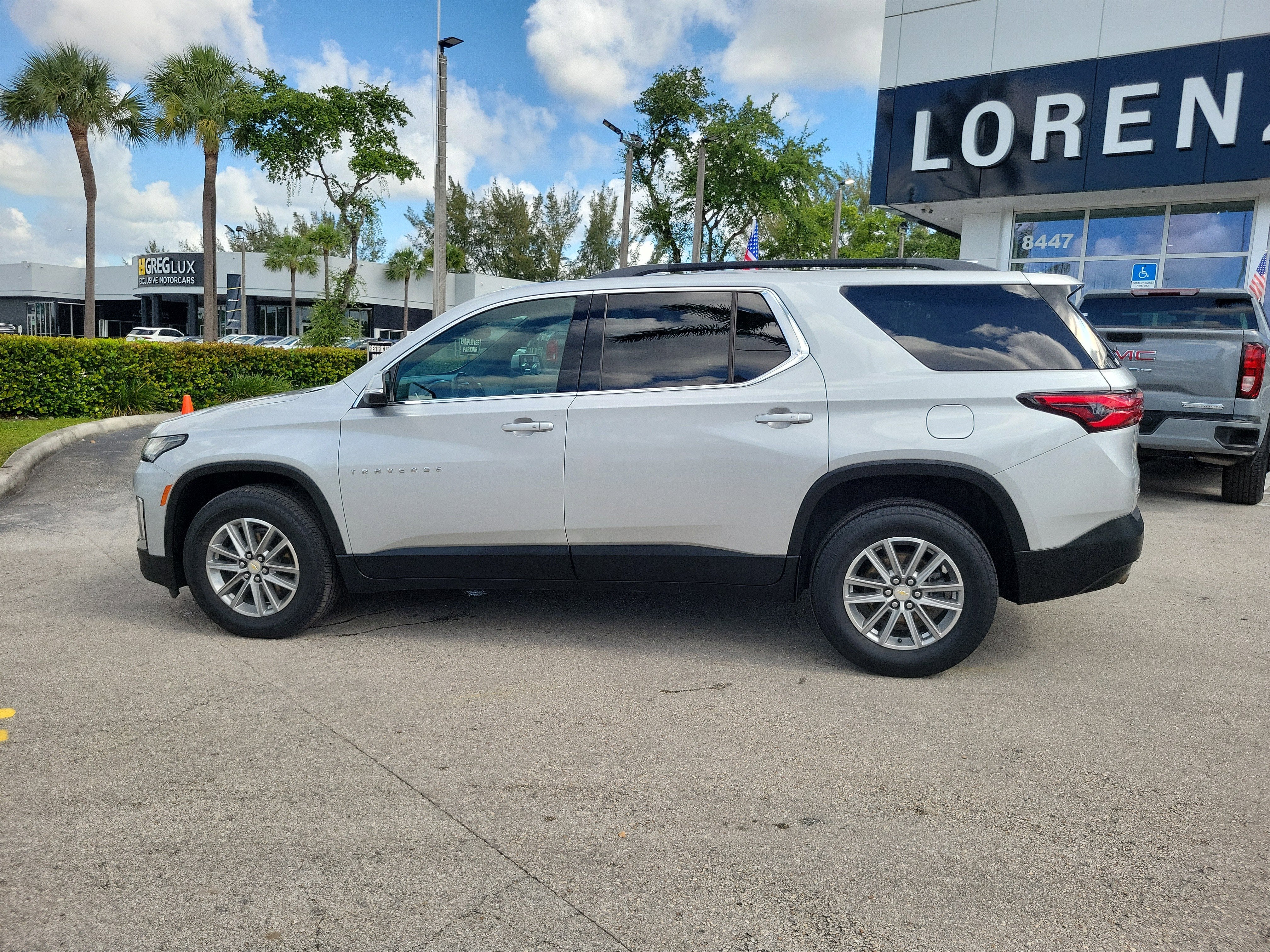 2022 Chevrolet Traverse LT Cloth