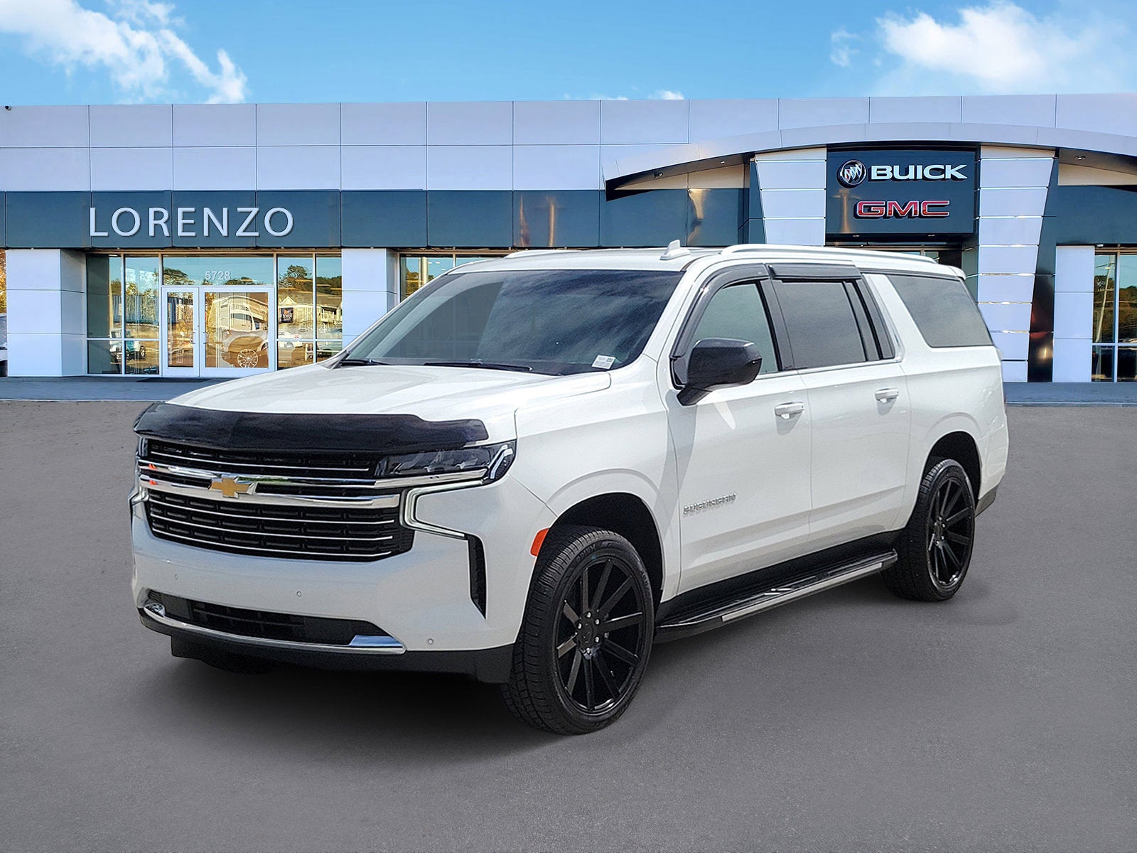 2023 Chevrolet Suburban 2WD 1500 LT's photo